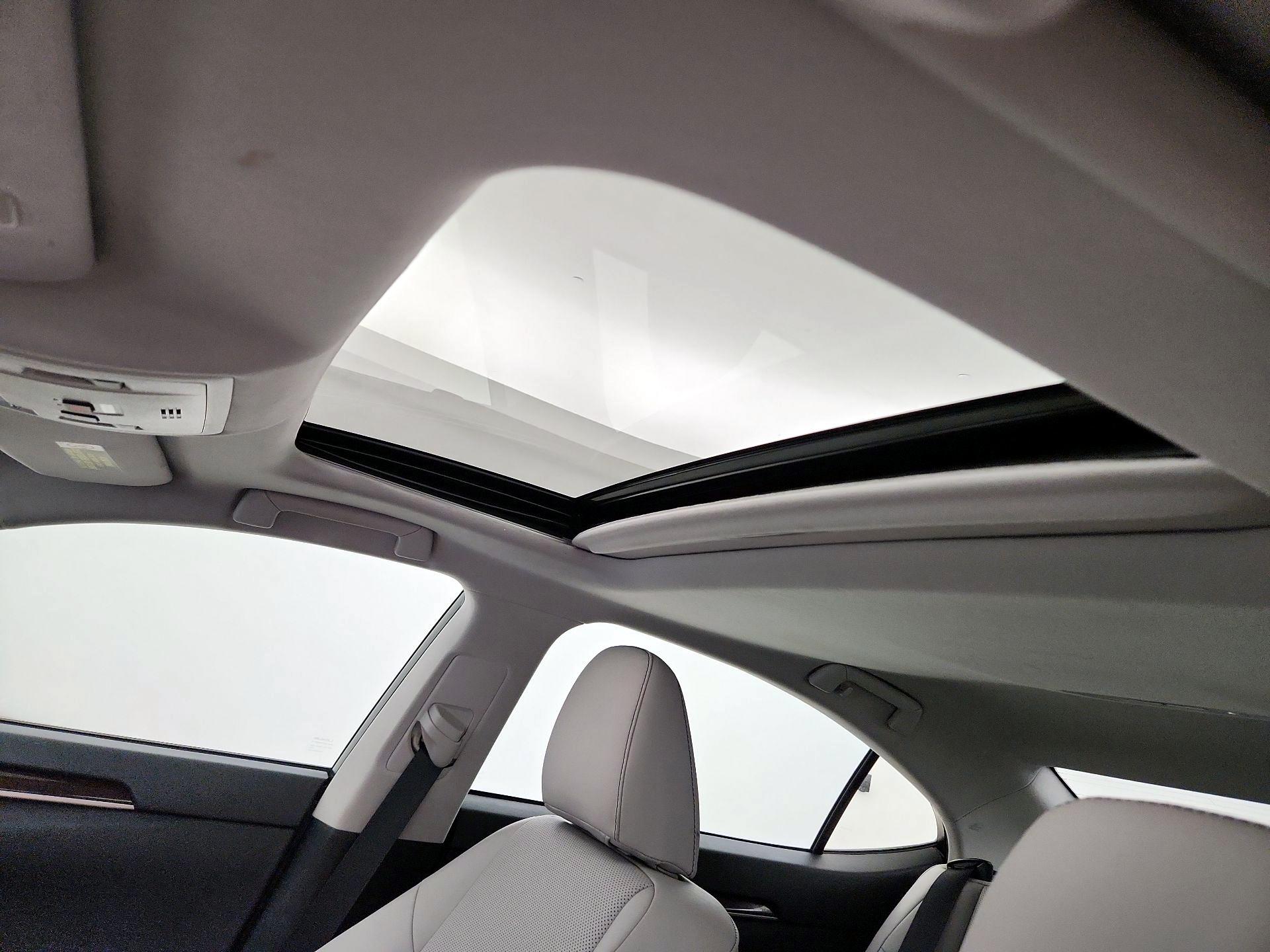 Thumbnail: 2016 Lexus ES - 19