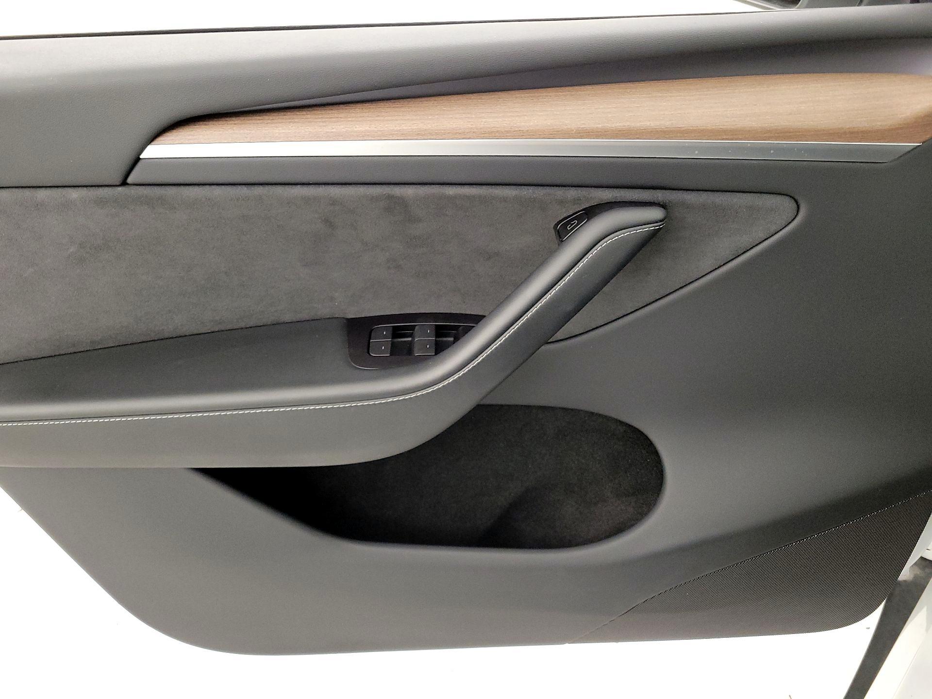 Thumbnail: 2023 Tesla Model Y - 12
