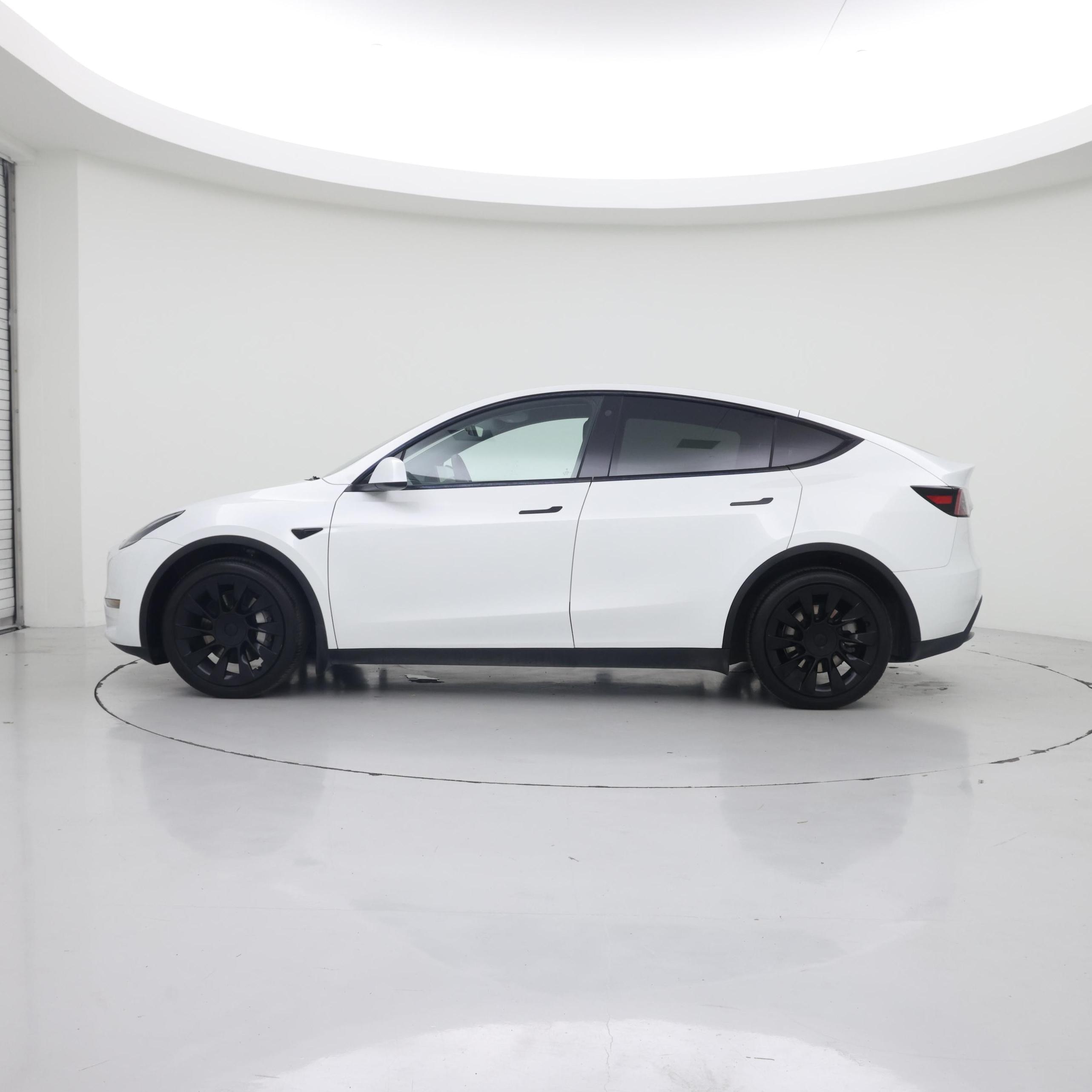 Thumbnail: 2023 Tesla Model Y - 3