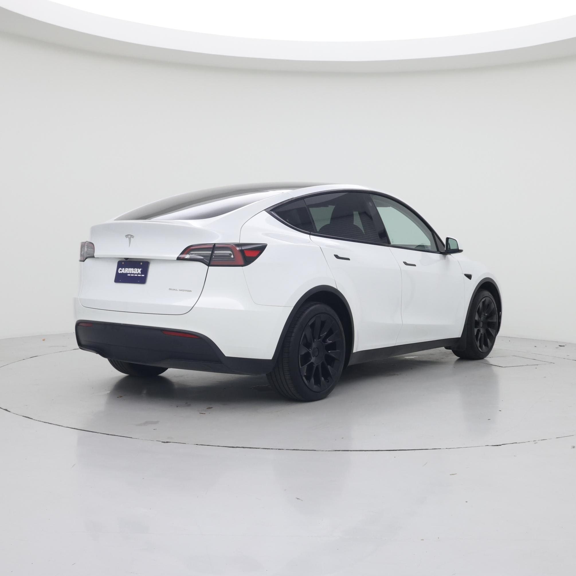 Thumbnail: 2023 Tesla Model Y - 8