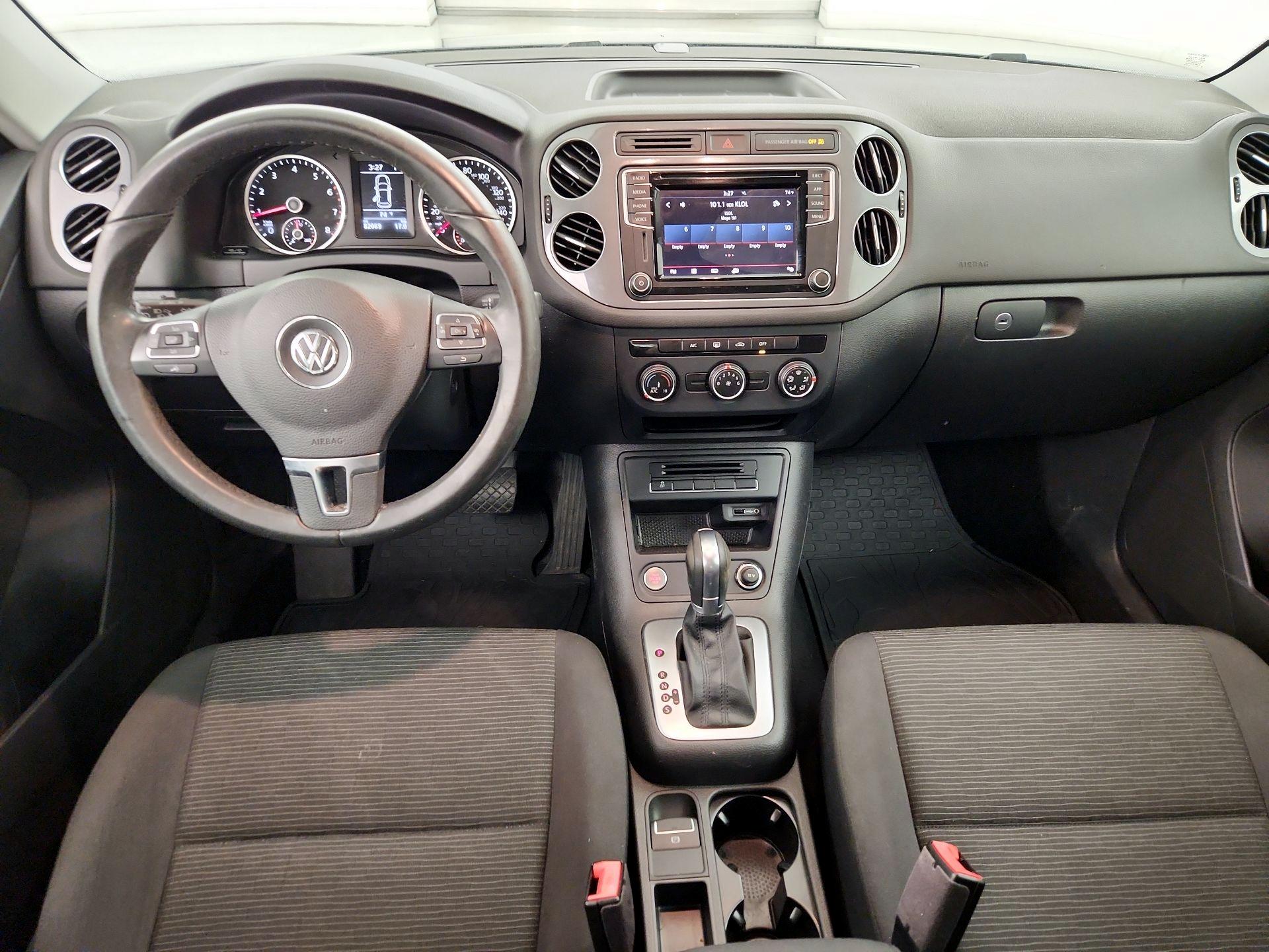 Thumbnail: 2017 Volkswagen Tiguan - 9