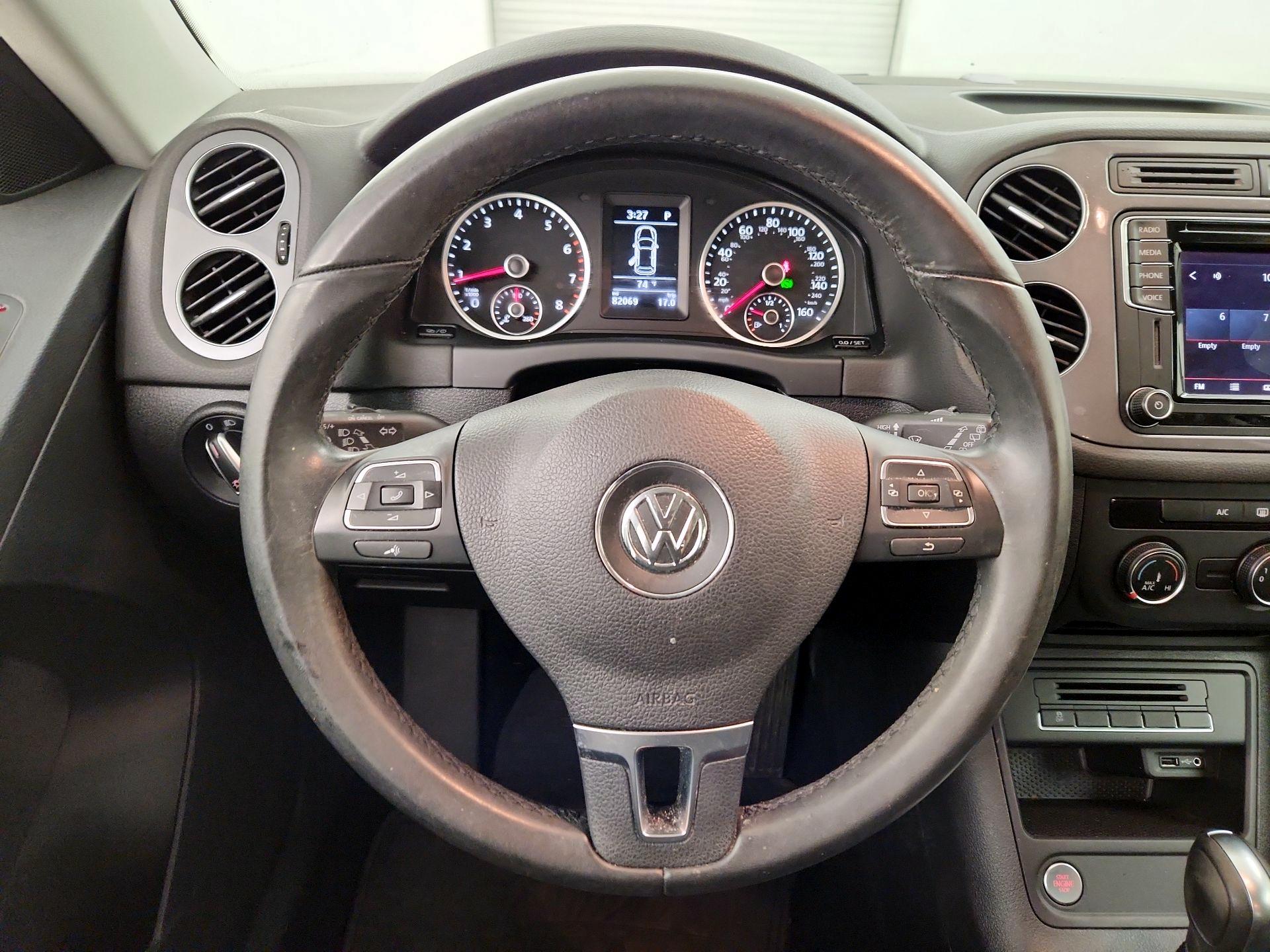 Thumbnail: 2017 Volkswagen Tiguan - 10