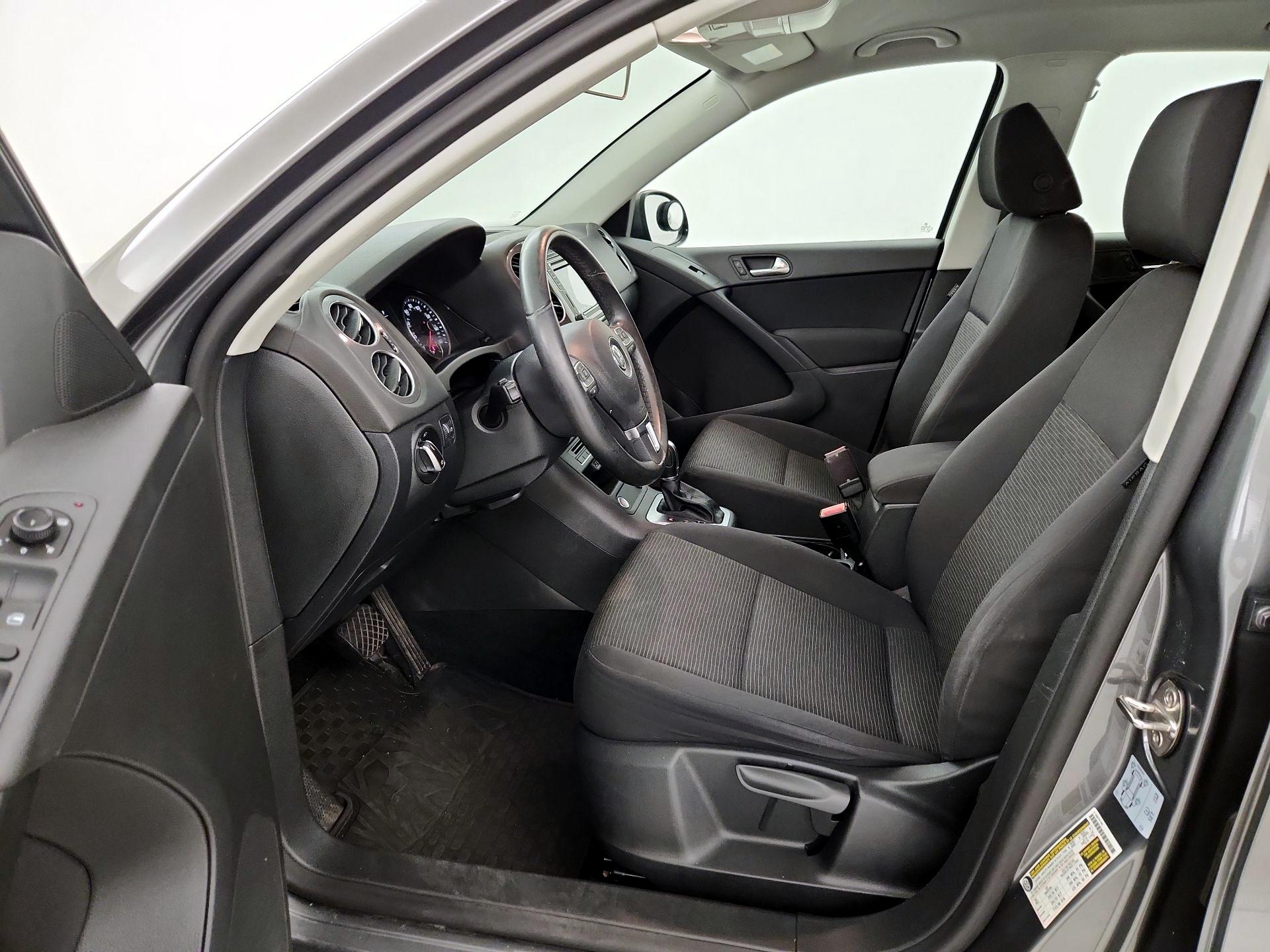 Thumbnail: 2017 Volkswagen Tiguan - 11