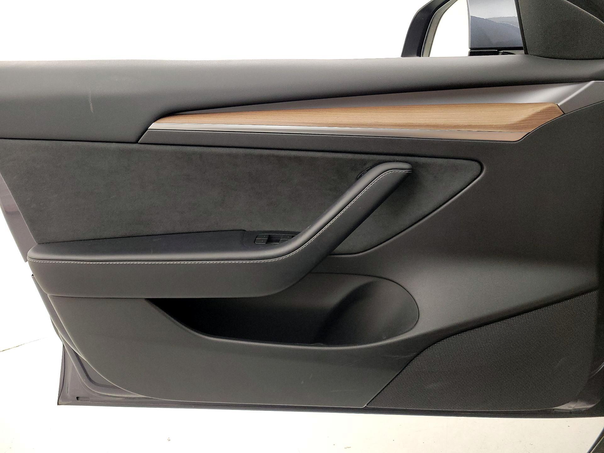 Thumbnail: 2023 Tesla Model 3 - 12
