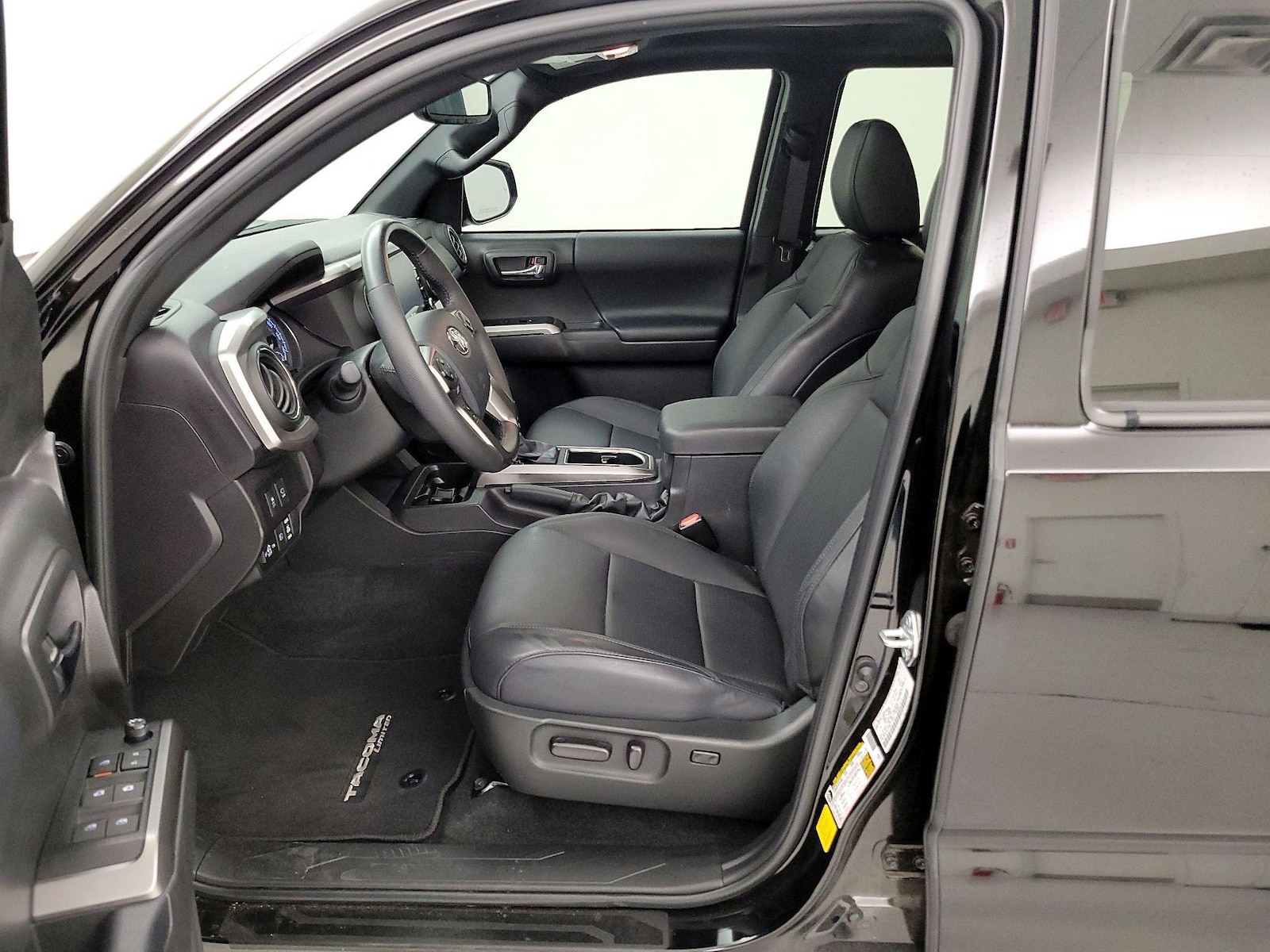 2023 Toyota Tacoma Limited - Photo 12