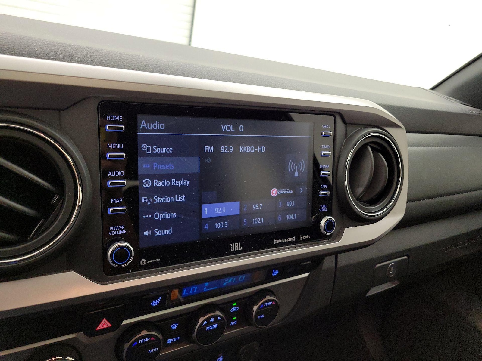 2023 Toyota Tacoma Limited - Photo 17