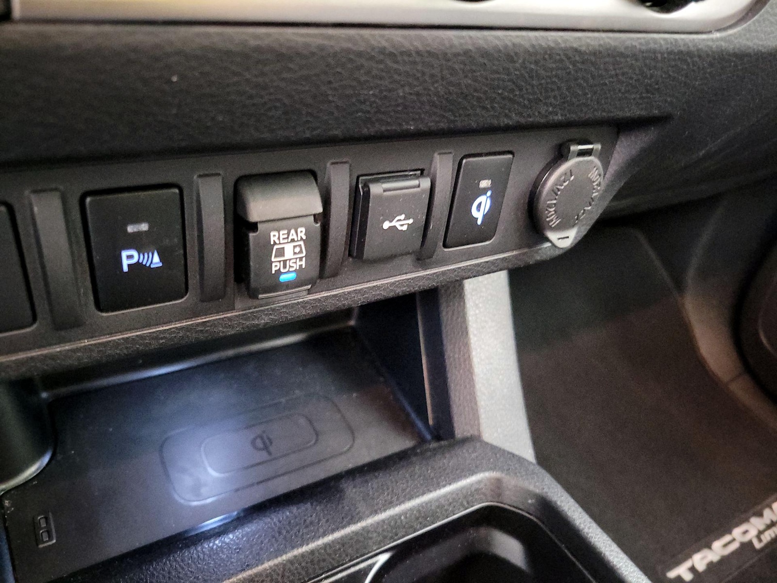 2023 Toyota Tacoma Limited - Photo 20