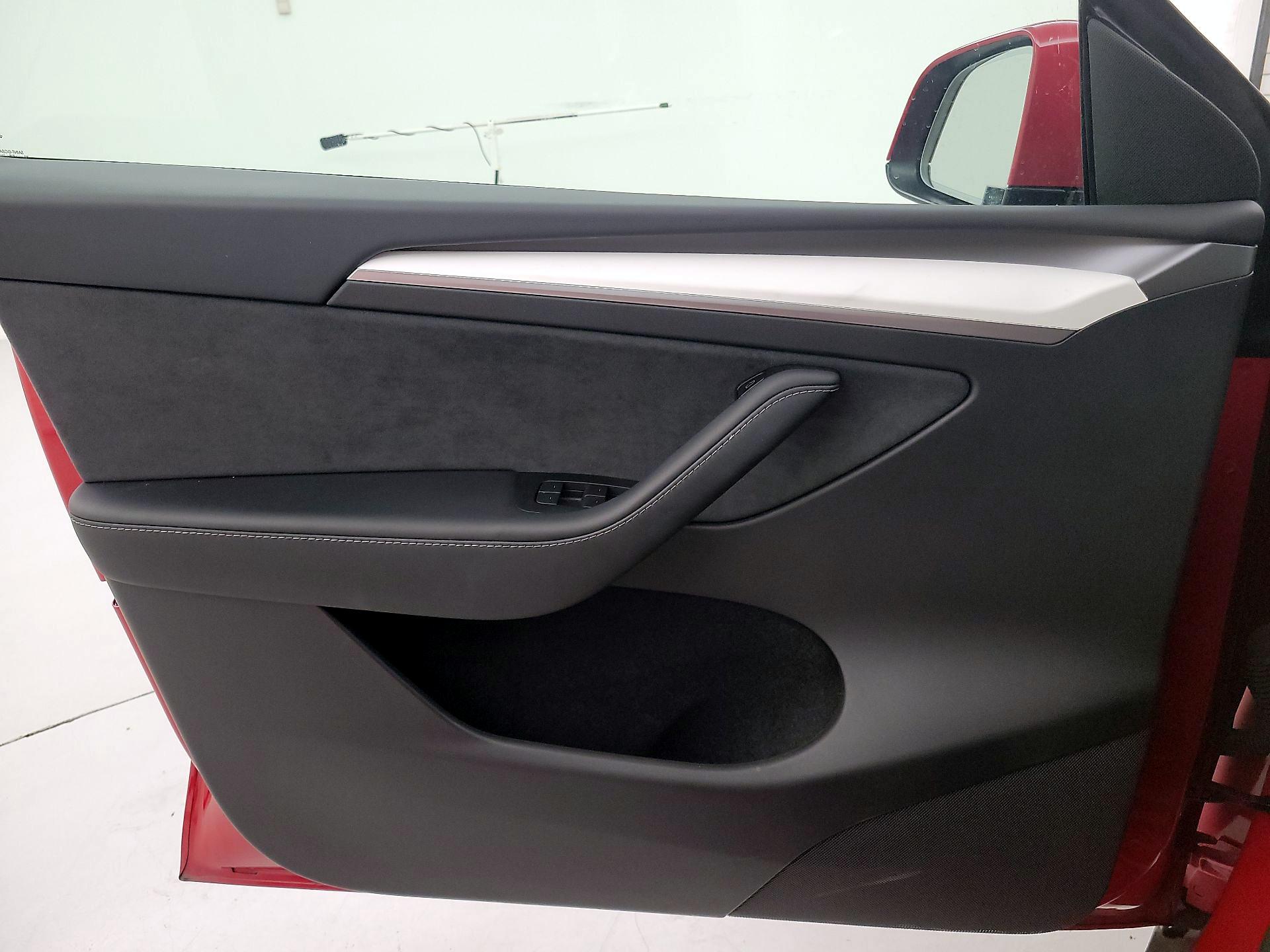 Thumbnail: 2023 Tesla Model Y - 12
