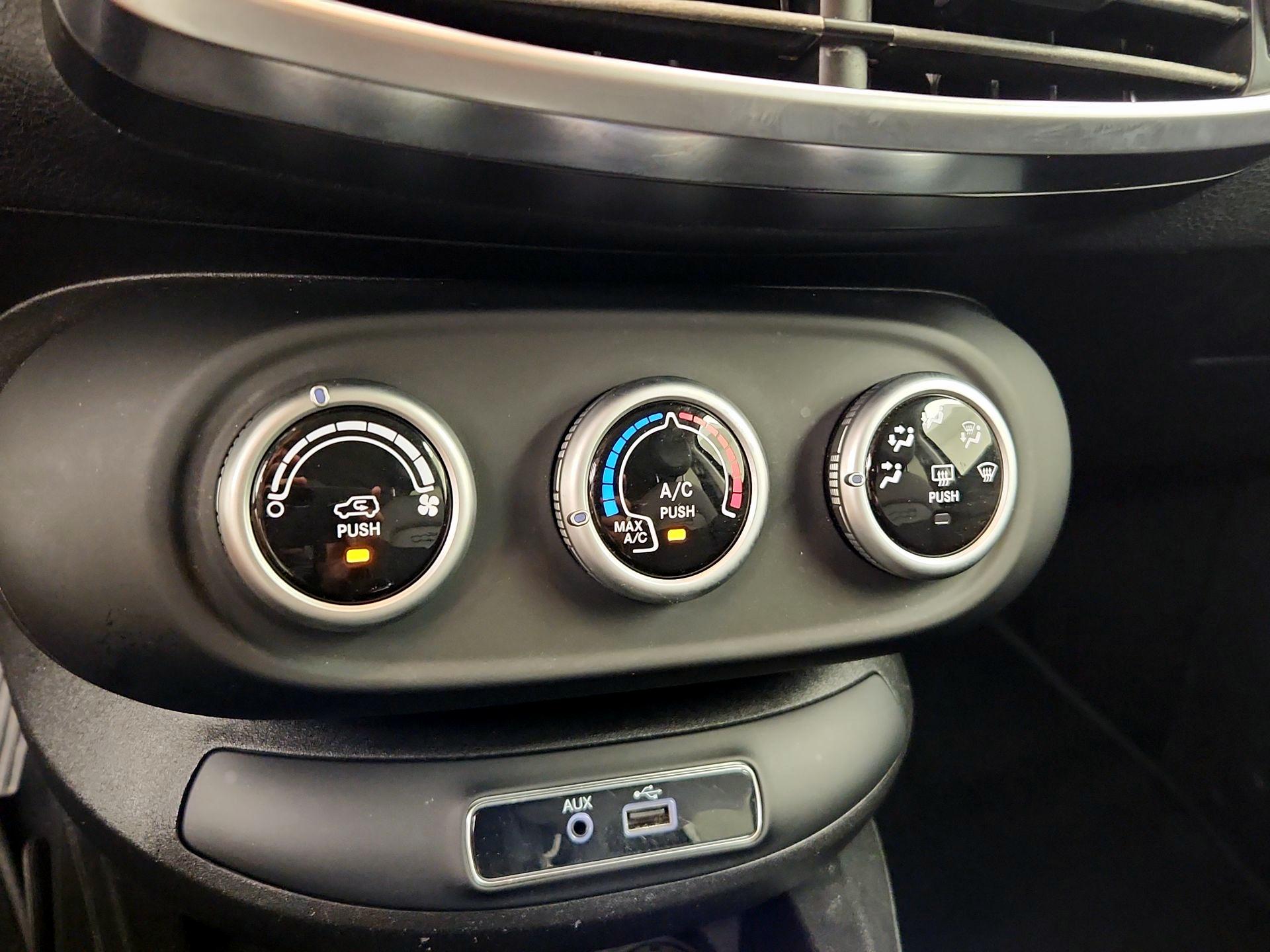 Thumbnail: 2016 Fiat 500X - 17