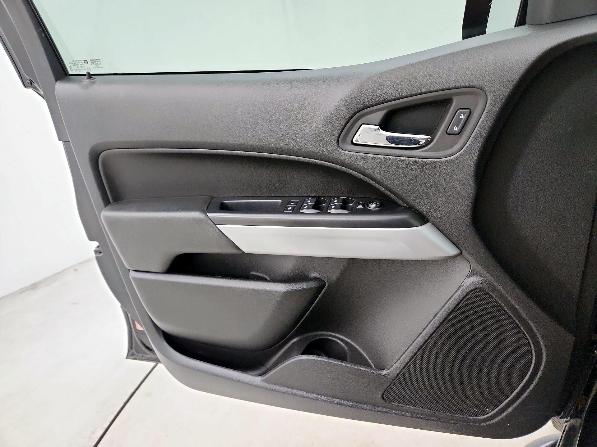 Thumbnail: 2022 Chevrolet Colorado - 10