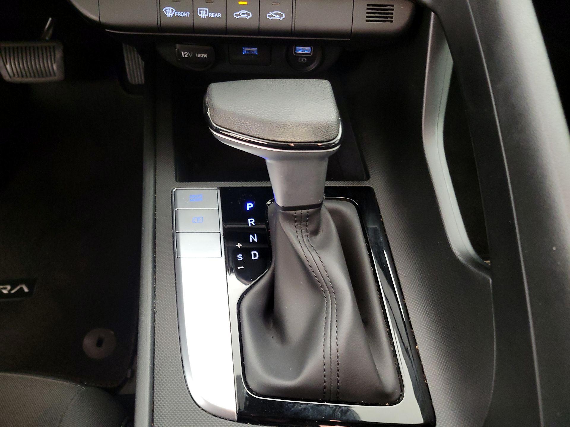 Thumbnail: 2023 Hyundai Elantra - 17