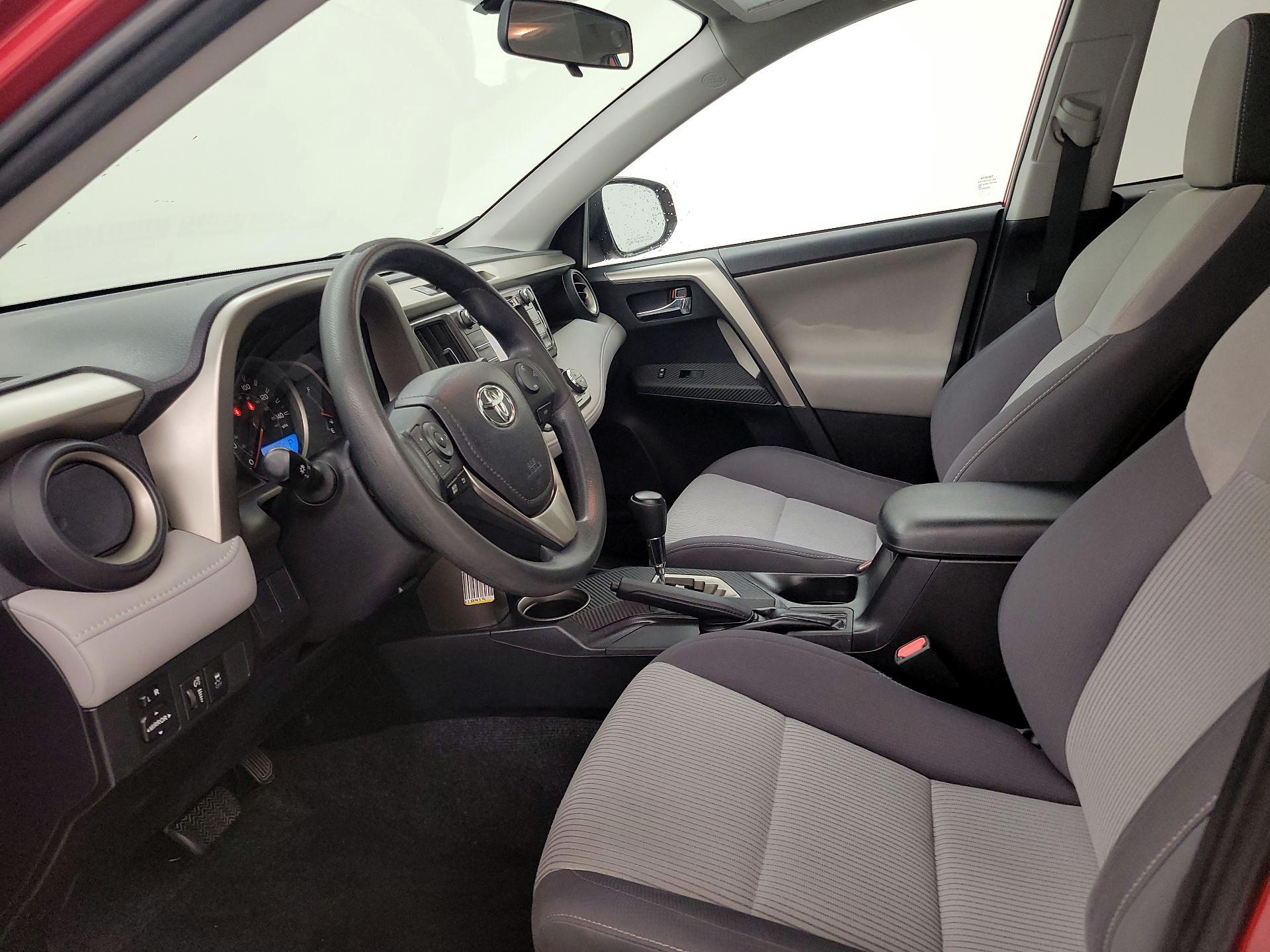 Thumbnail: 2015 Toyota RAV4 - 11