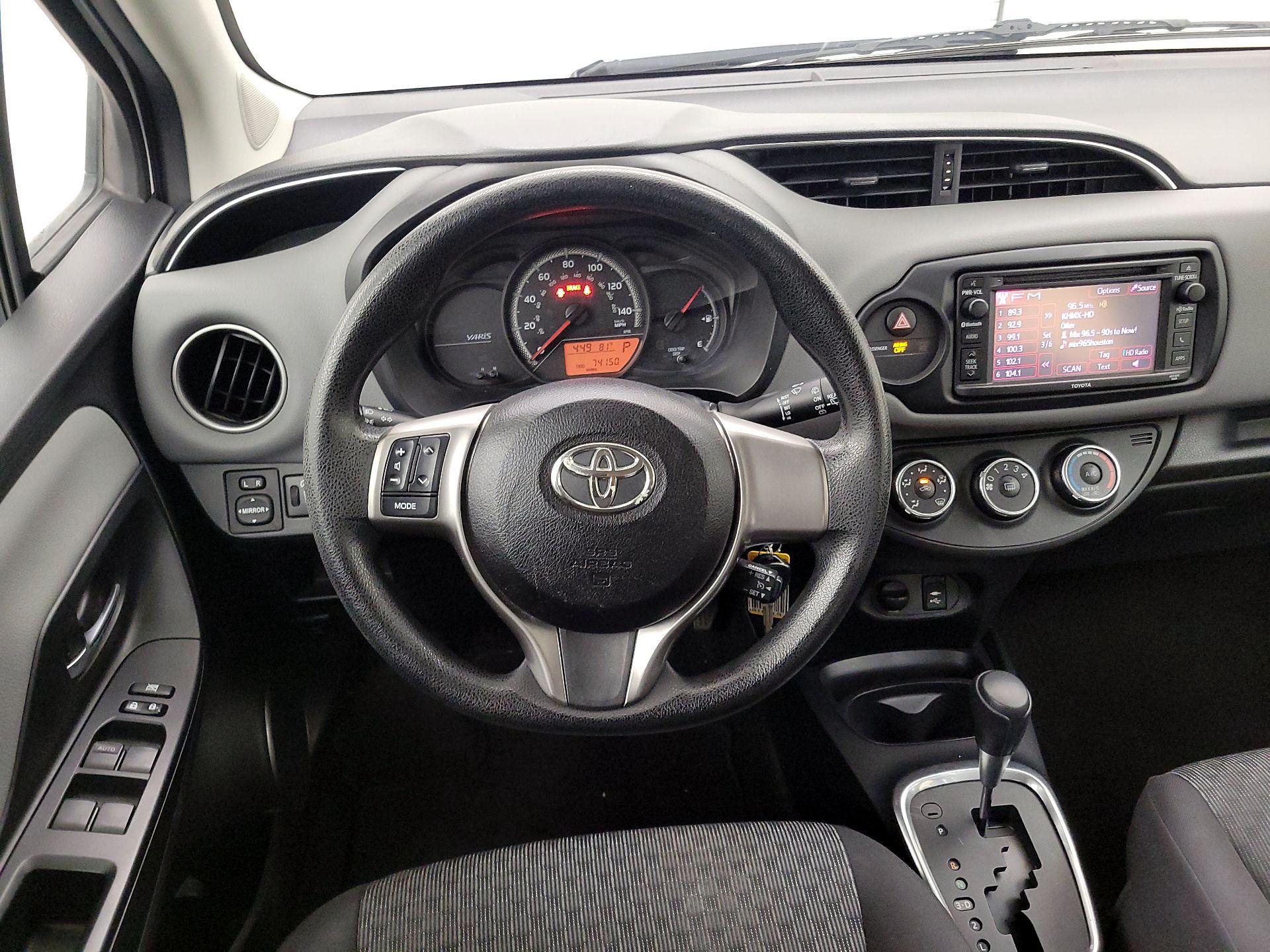 Thumbnail: 2015 Toyota Yaris - 10