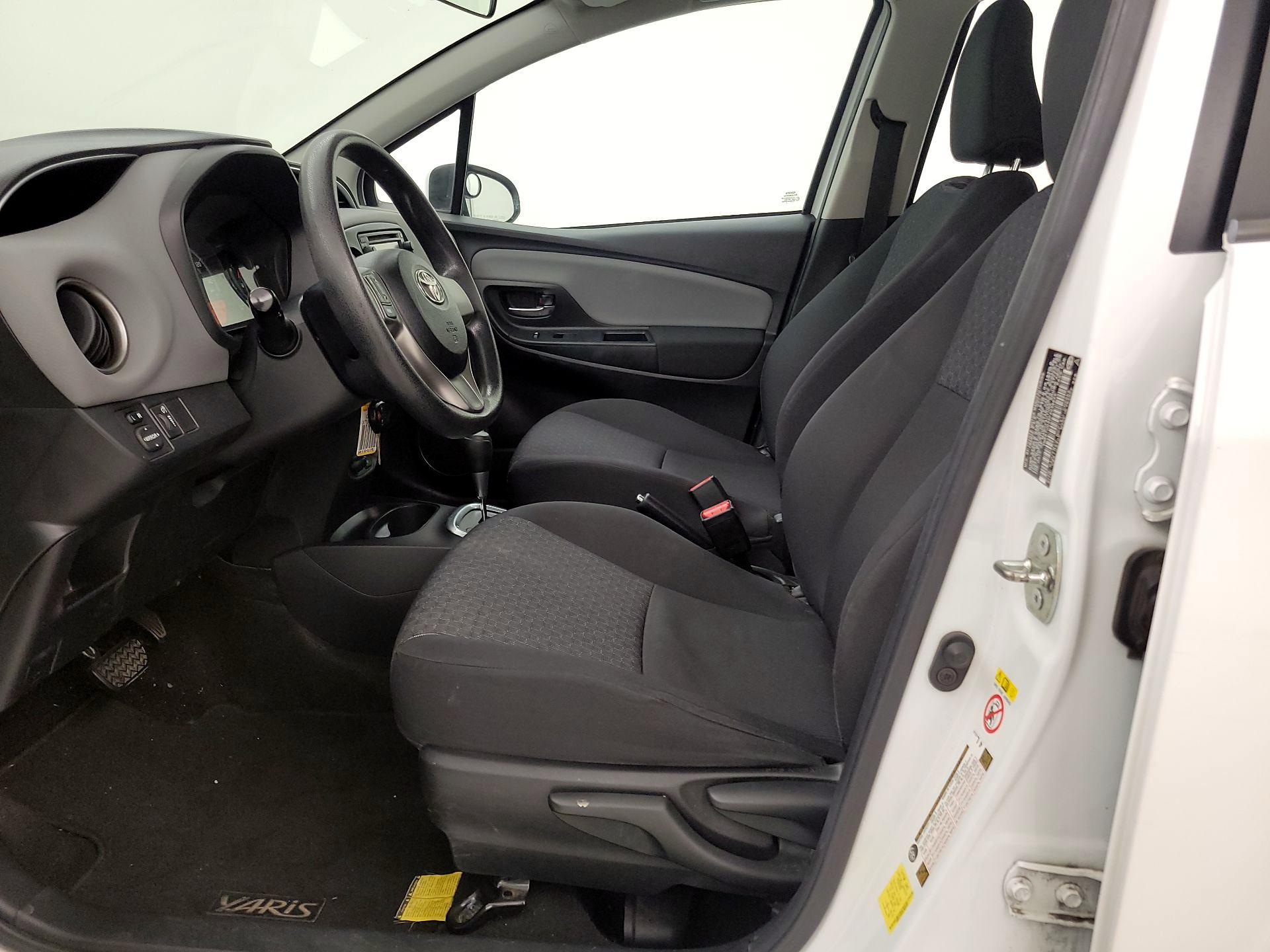 Thumbnail: 2015 Toyota Yaris - 11