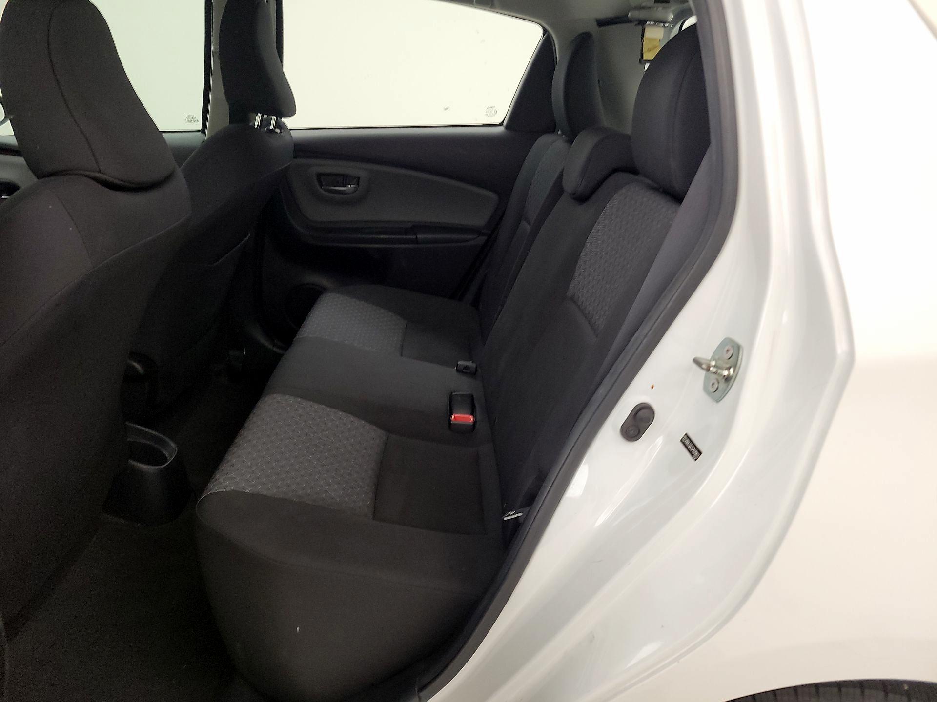 Thumbnail: 2015 Toyota Yaris - 18