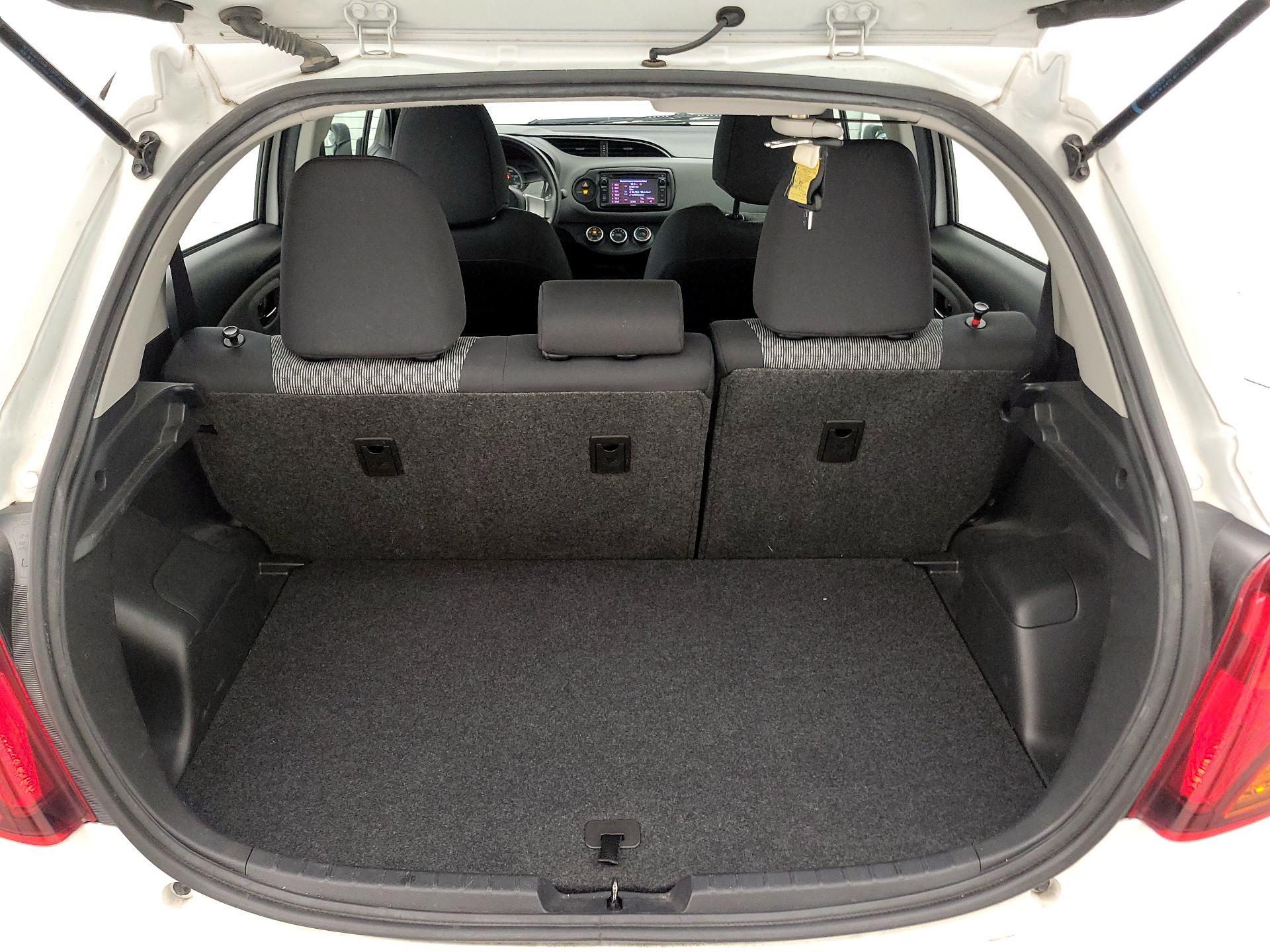 Thumbnail: 2015 Toyota Yaris - 19
