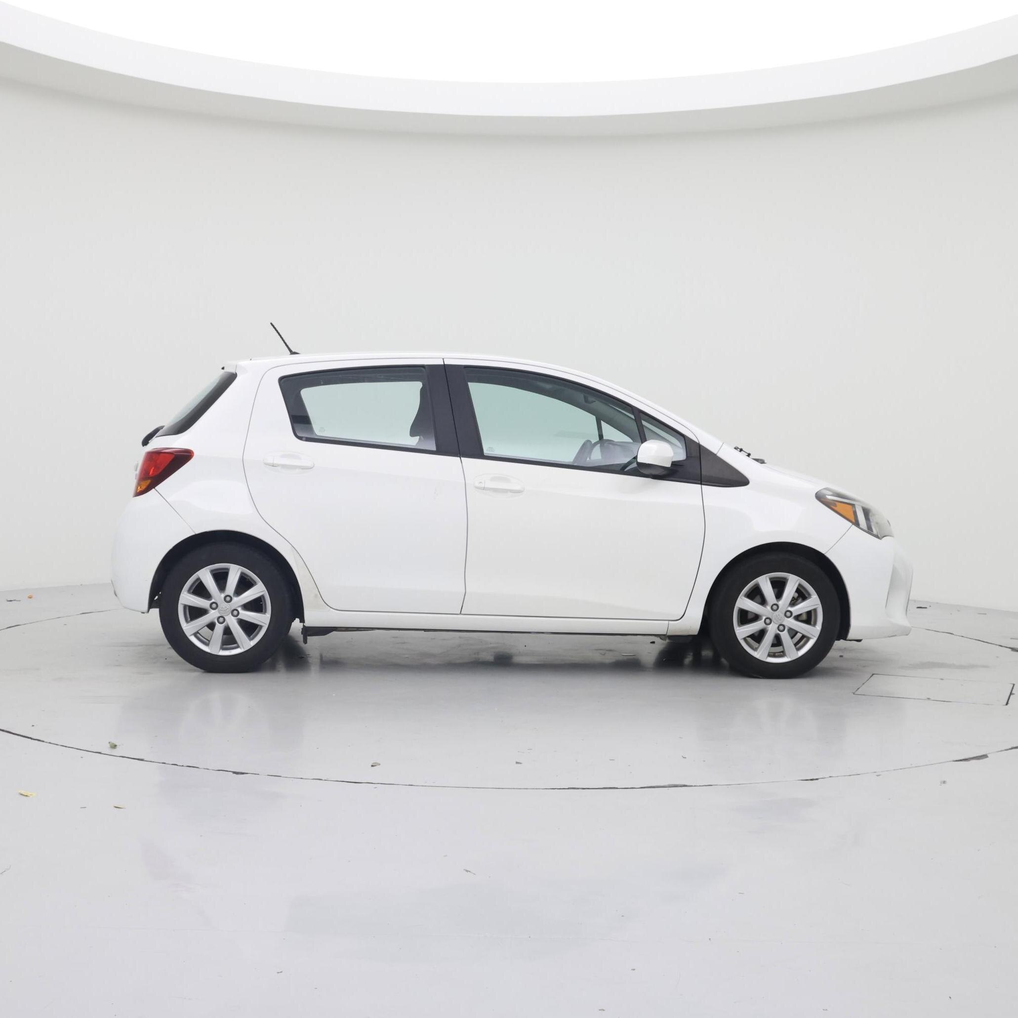 Thumbnail: 2015 Toyota Yaris - 7