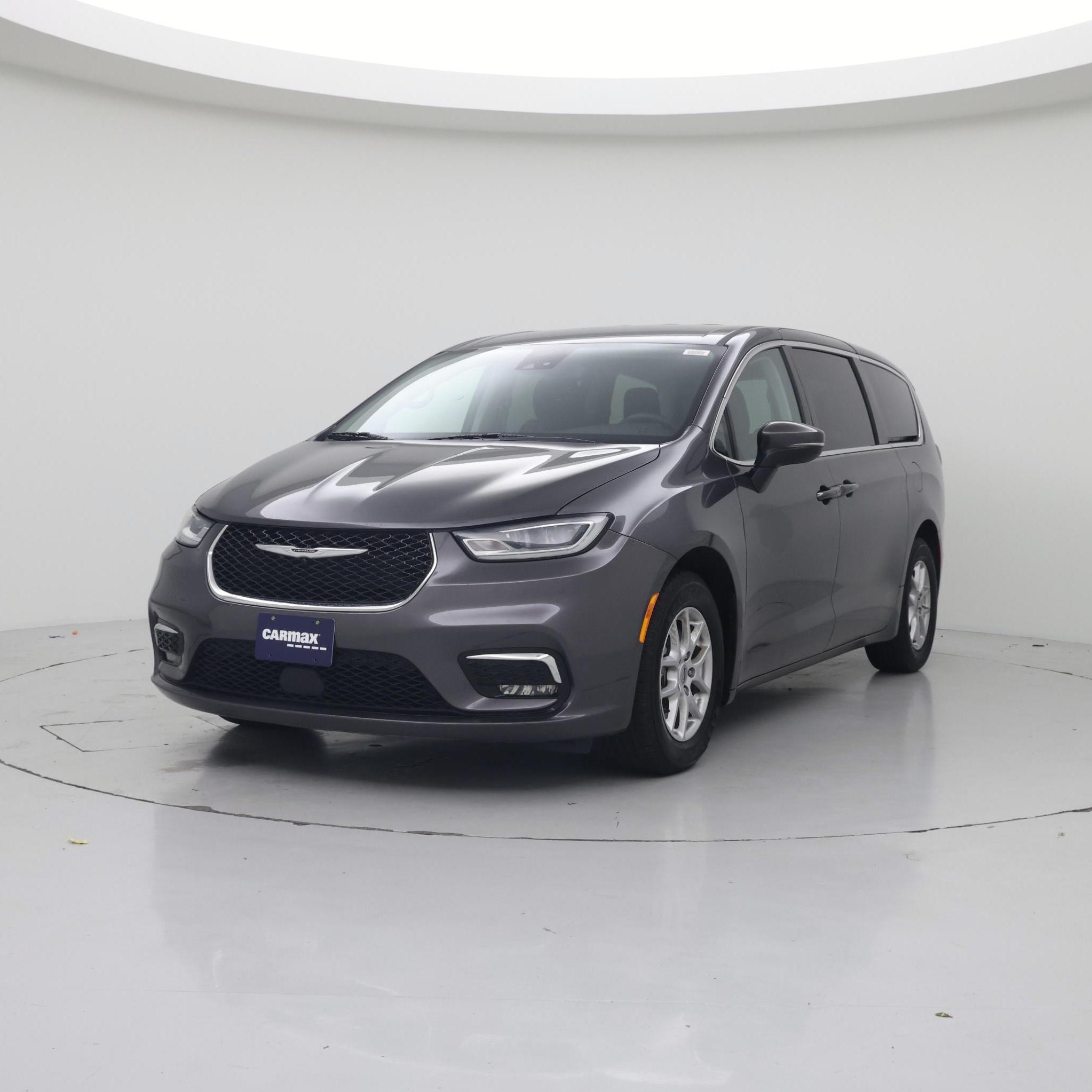 Thumbnail: 2023 Chrysler Pacifica - 4