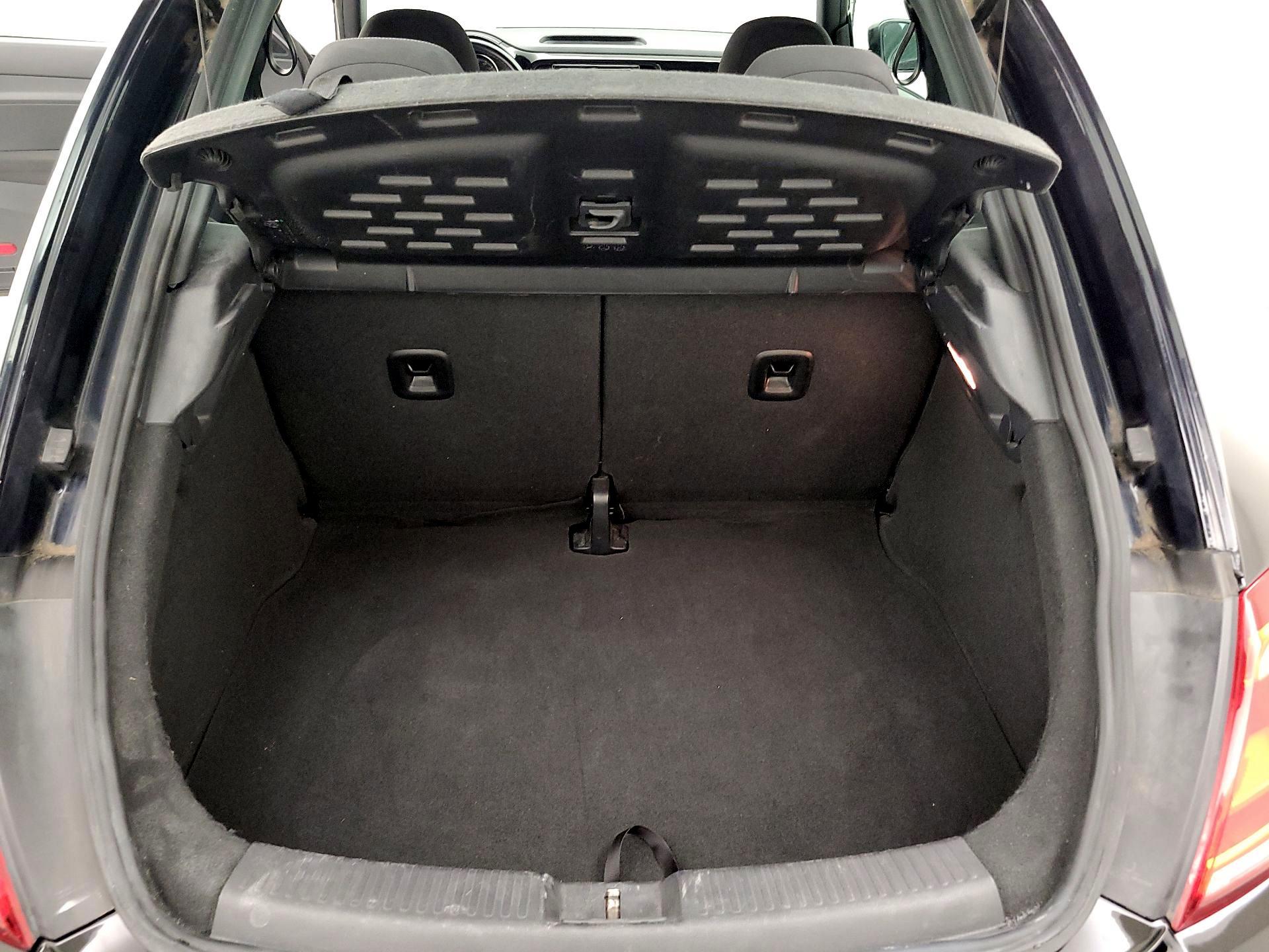 Thumbnail: 2019 Volkswagen Beetle - 19