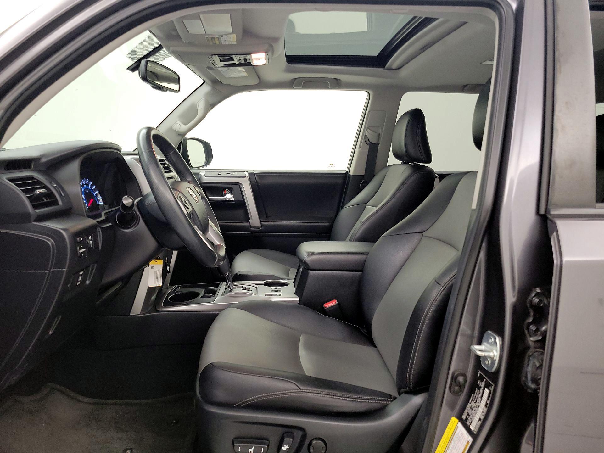 Thumbnail: 2015 Toyota 4Runner - 11
