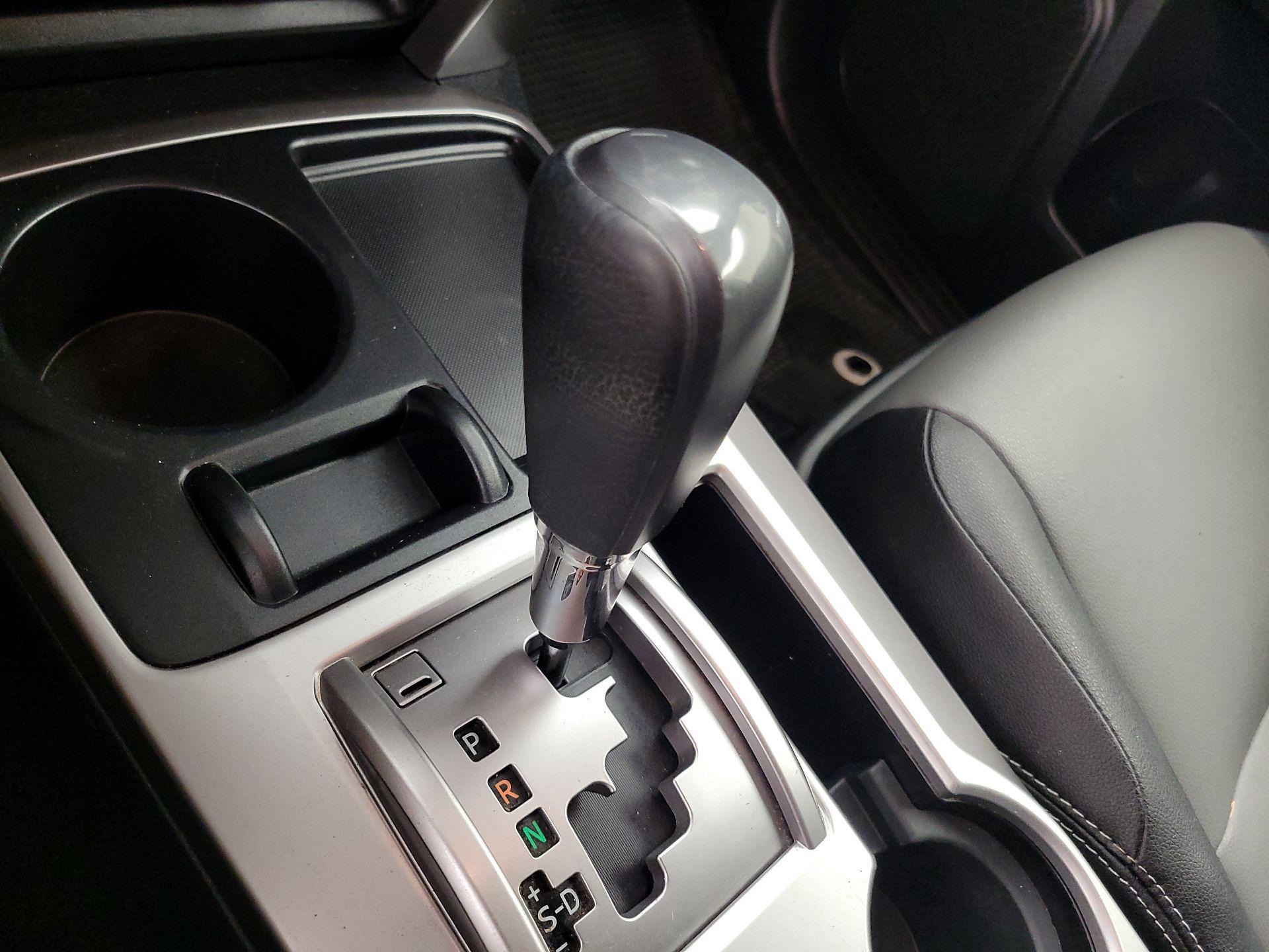 Thumbnail: 2015 Toyota 4Runner - 18