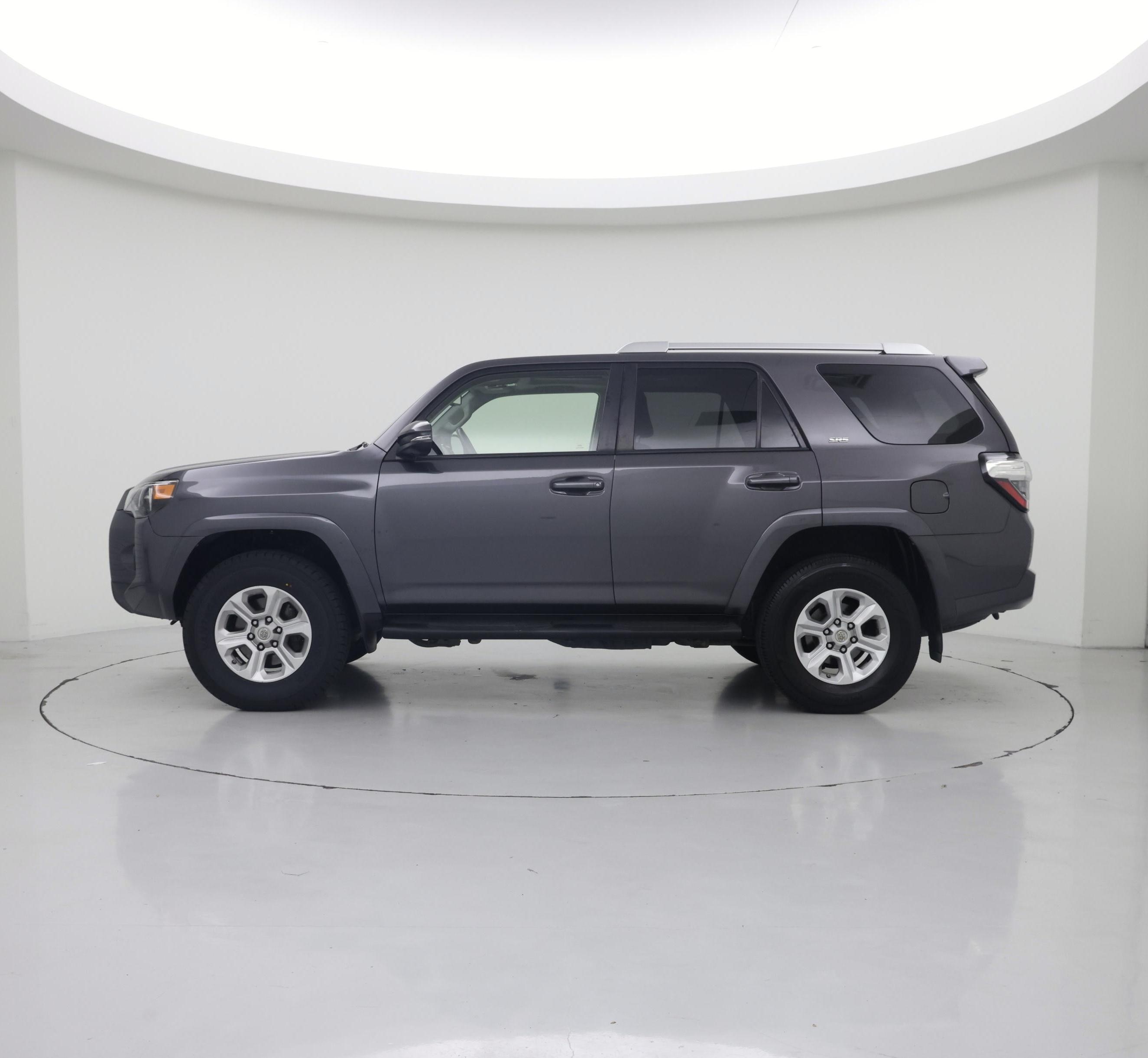 Thumbnail: 2015 Toyota 4Runner - 3