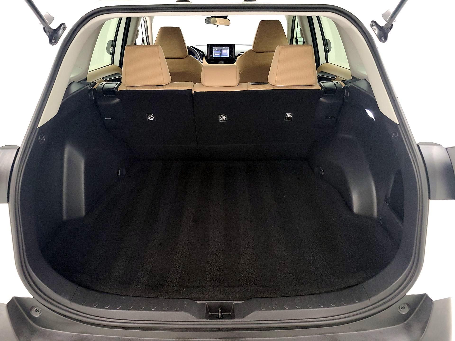 Thumbnail: 2022 Toyota RAV4 - 20