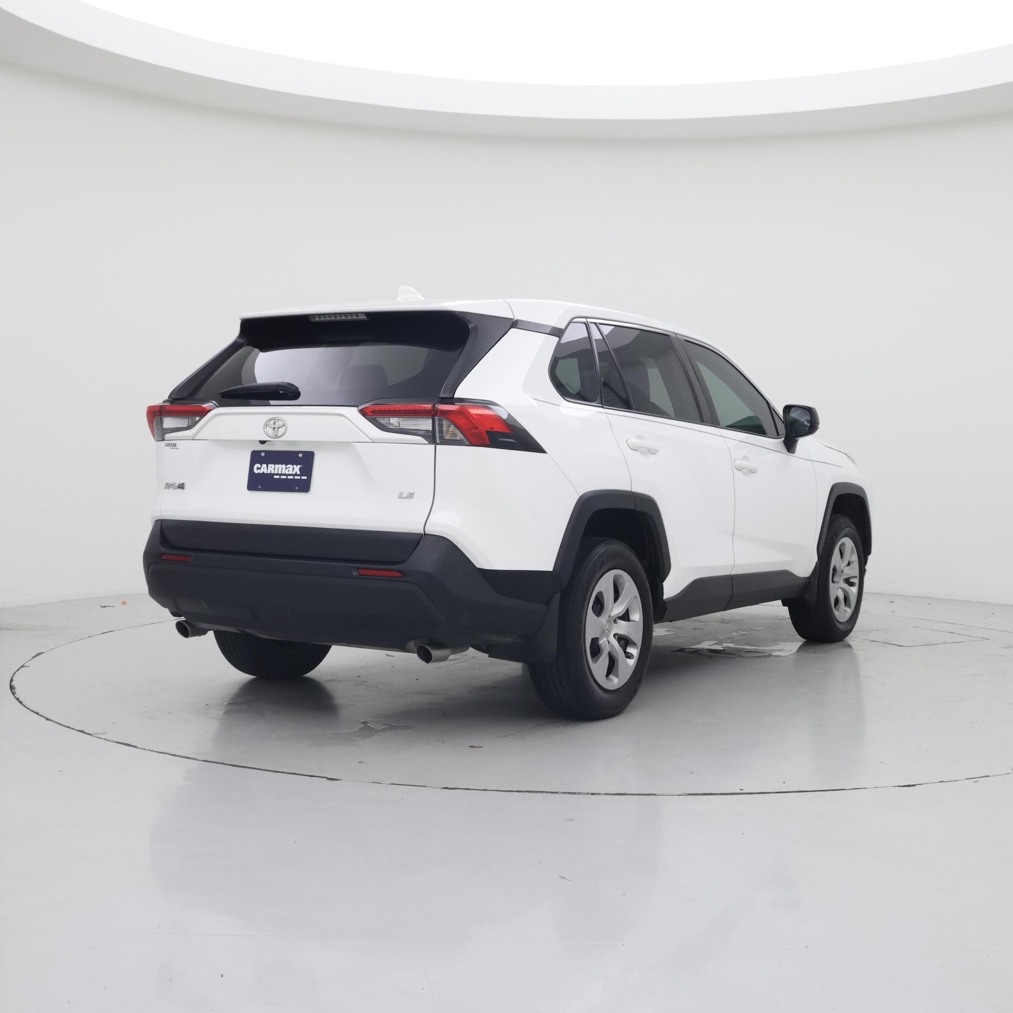 Thumbnail: 2022 Toyota RAV4 - 8
