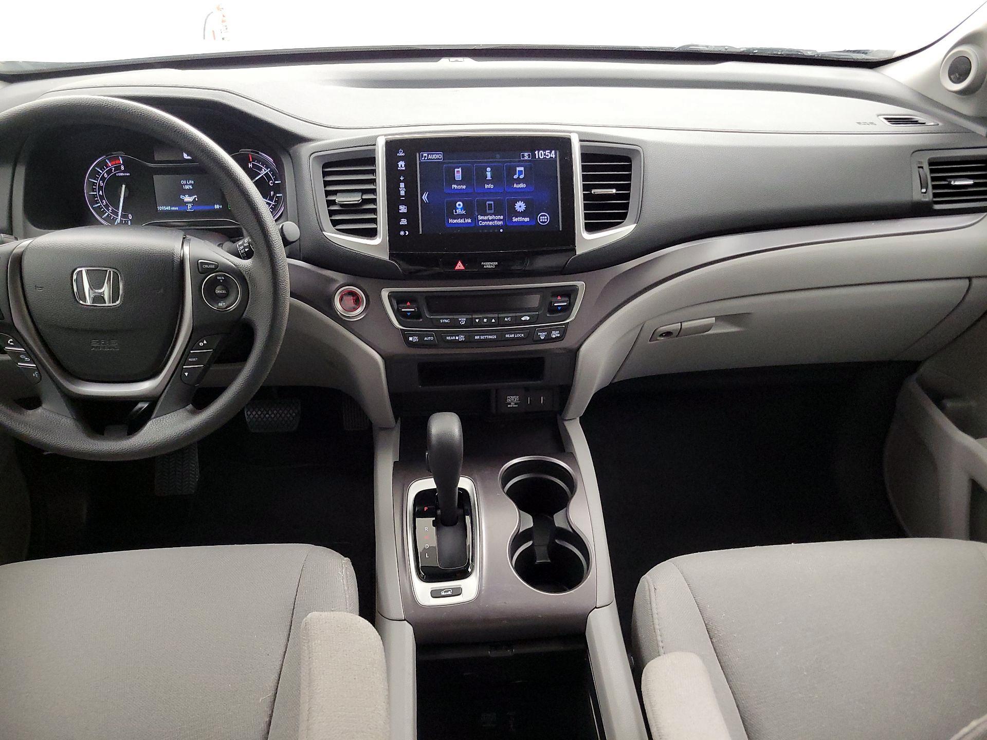 Thumbnail: 2017 Honda Pilot - 9
