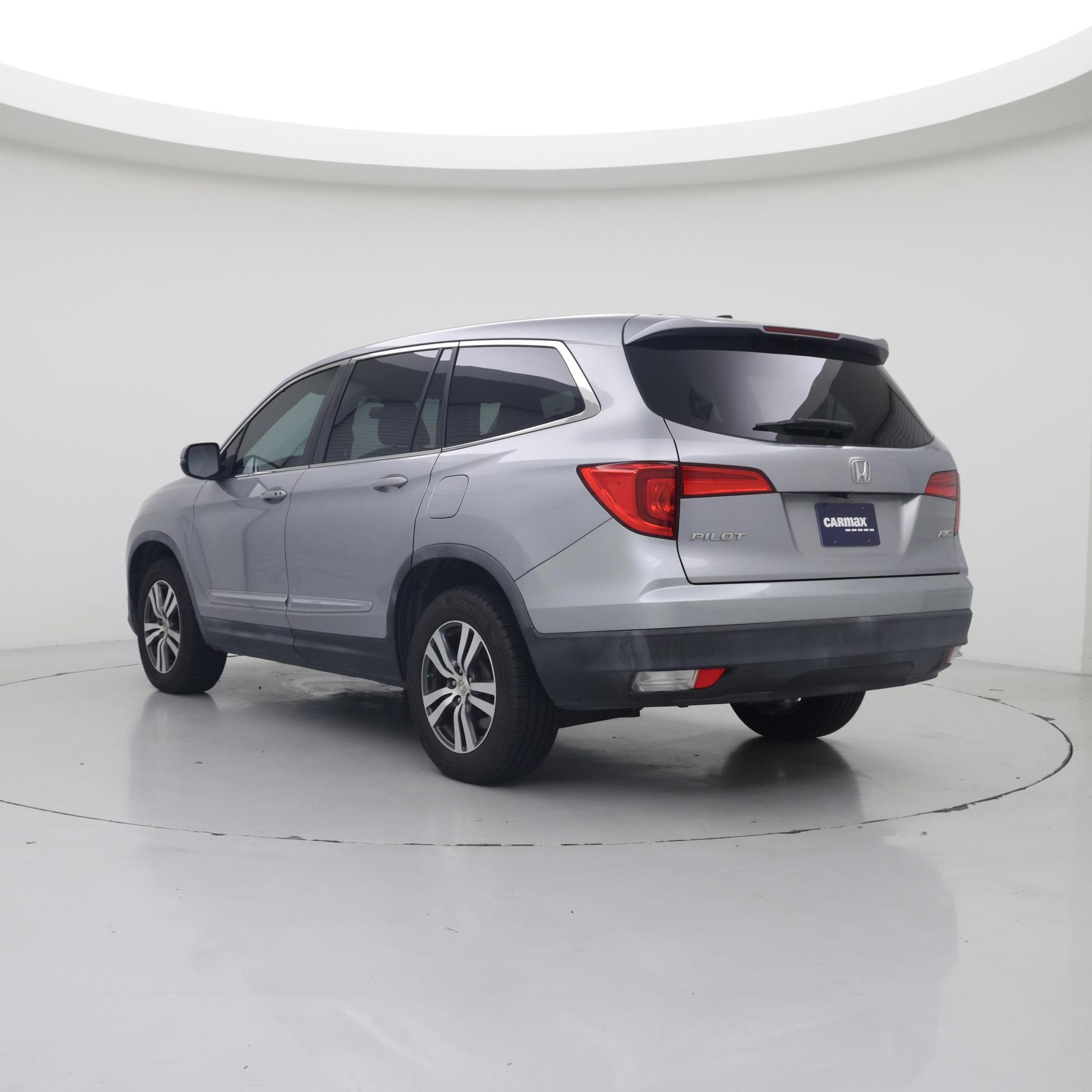 Thumbnail: 2017 Honda Pilot - 2