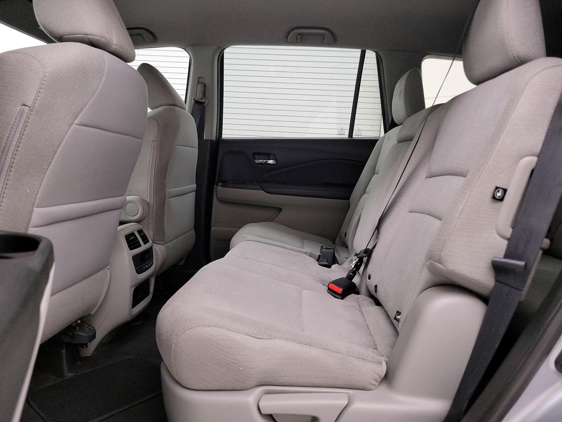 Thumbnail: 2017 Honda Pilot - 19