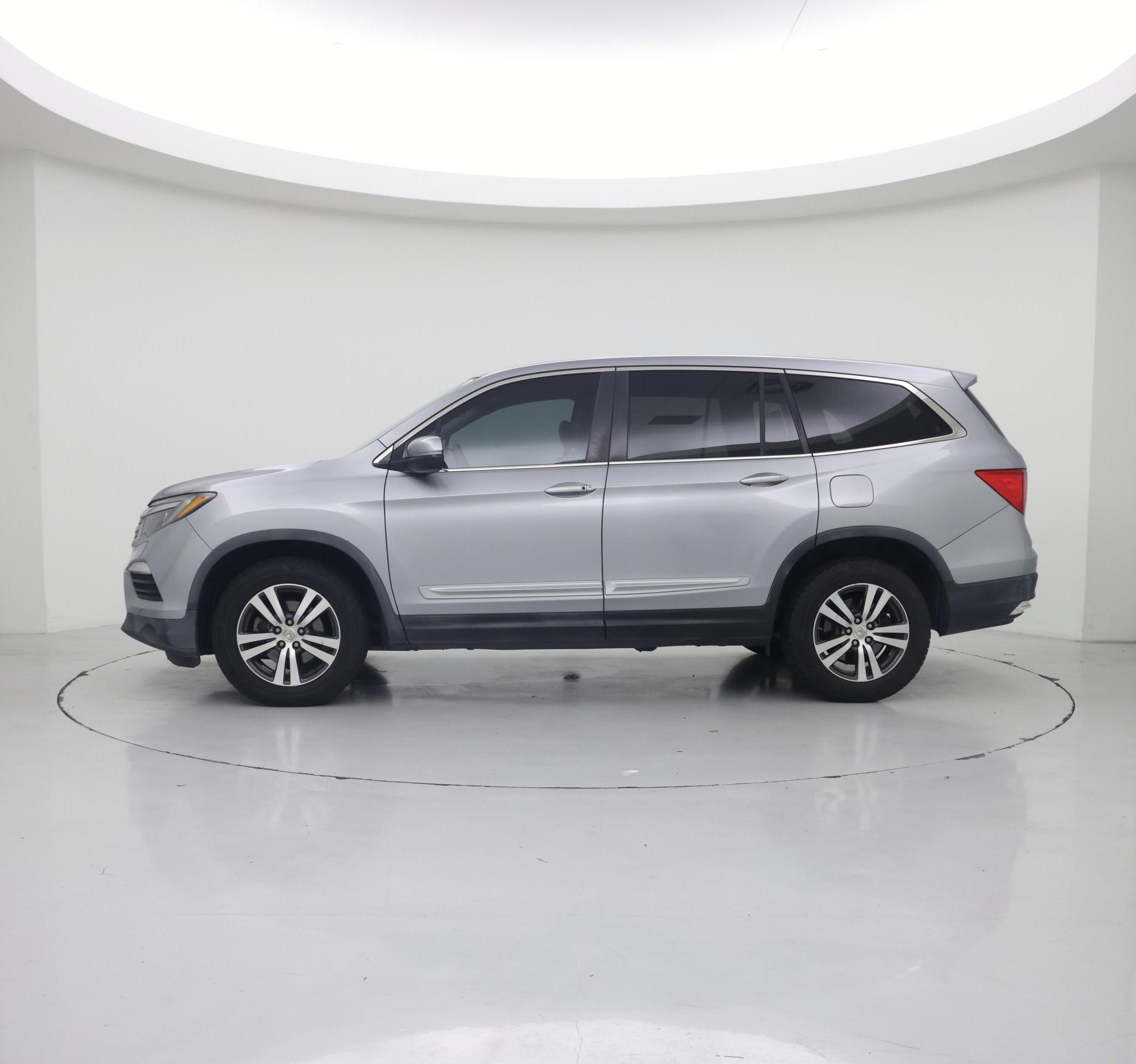 Thumbnail: 2017 Honda Pilot - 3