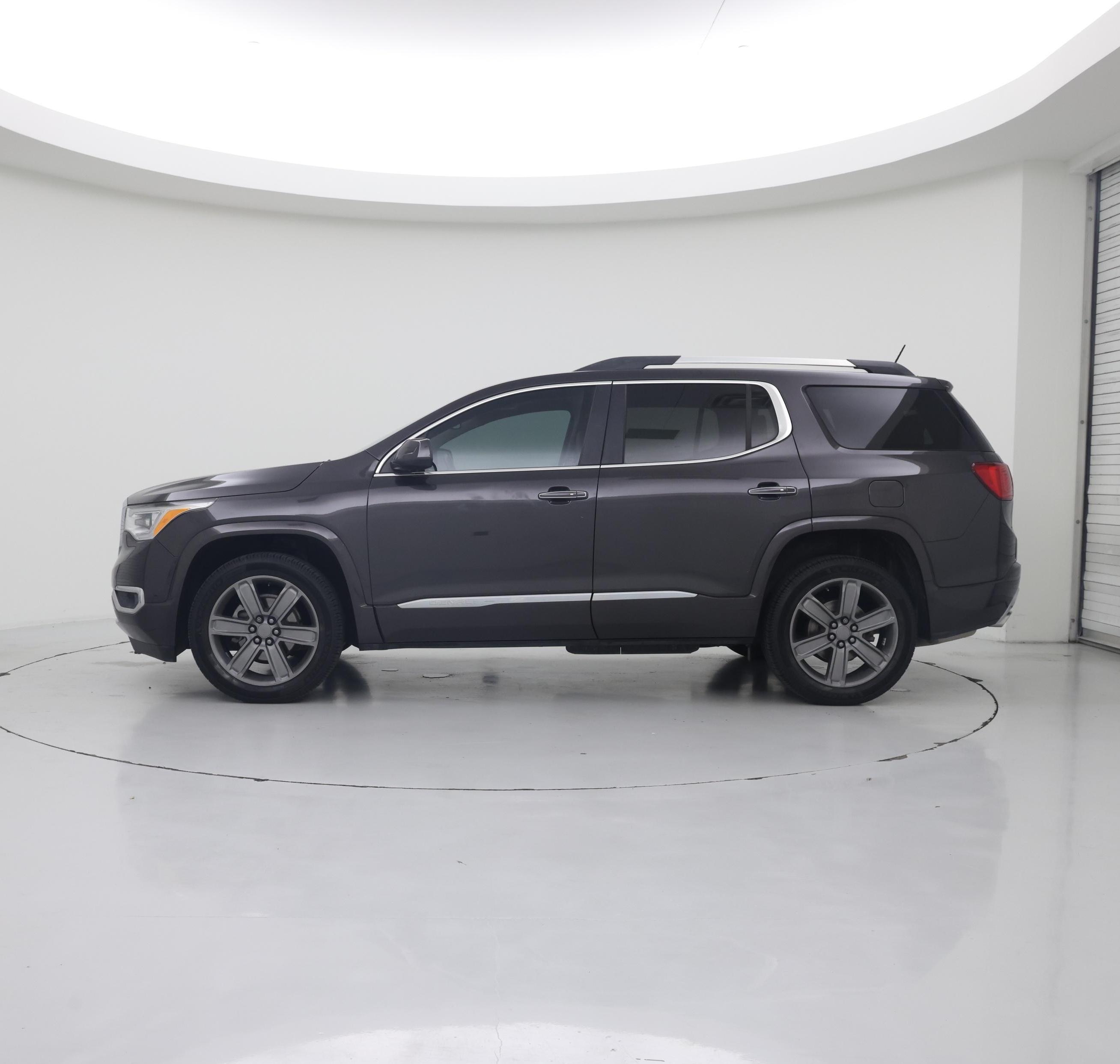 Thumbnail: 2017 GMC Acadia - 3