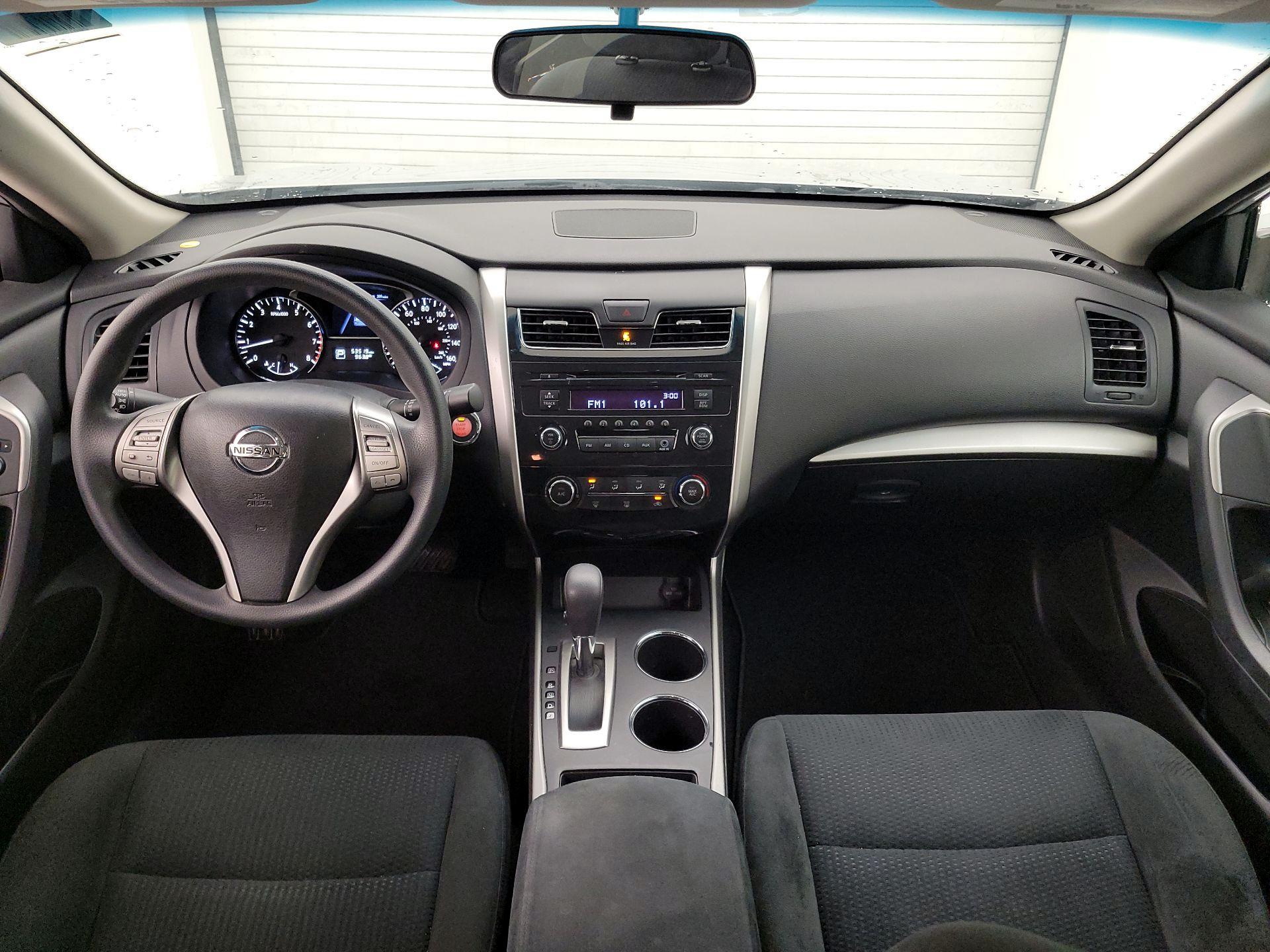 Thumbnail: 2015 Nissan Altima - 9