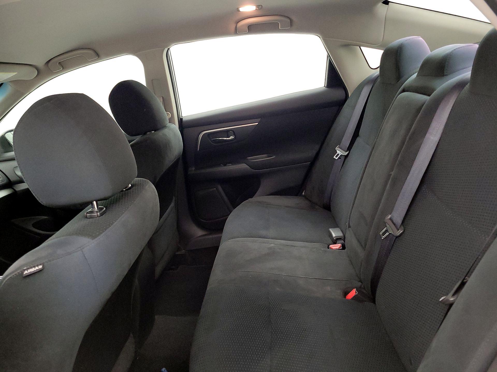 Thumbnail: 2015 Nissan Altima - 18