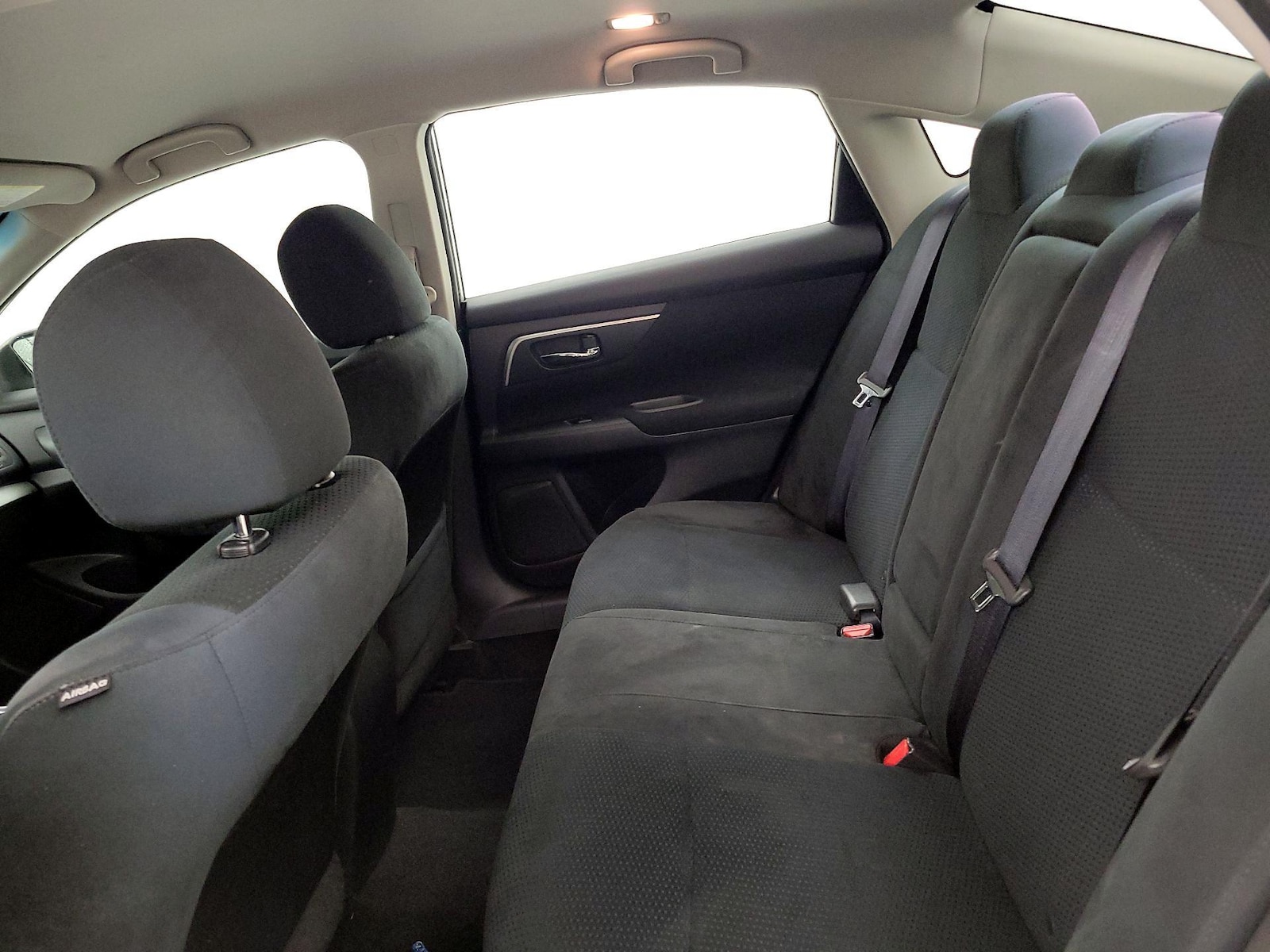 2015 Nissan Altima S - Photo 19