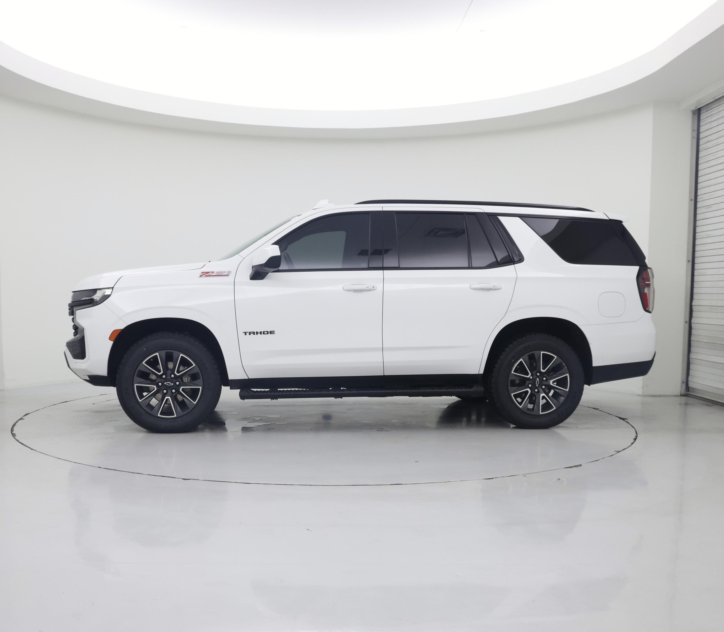 Thumbnail: 2023 Chevrolet Tahoe - 3