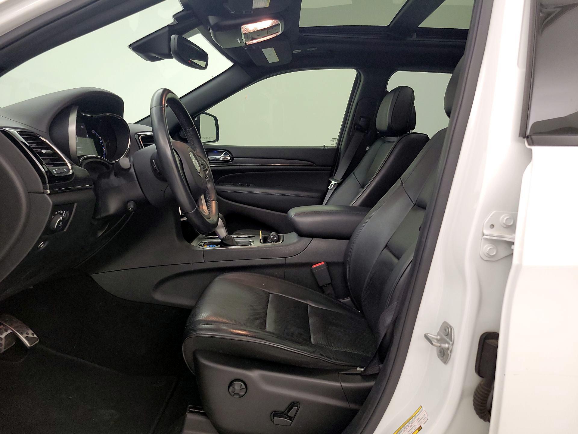 Thumbnail: 2019 Jeep Grand Cherokee - 11