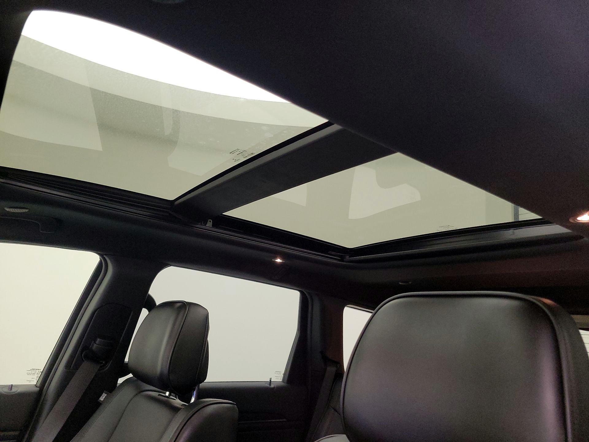 Thumbnail: 2019 Jeep Grand Cherokee - 20
