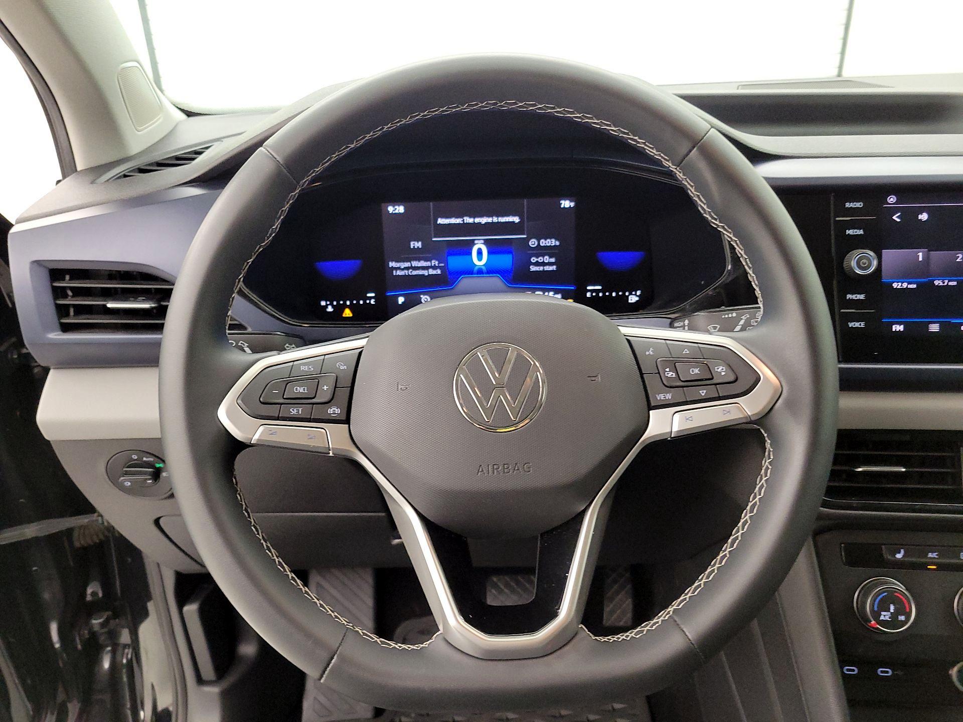 Thumbnail: 2022 Volkswagen Taos - 10