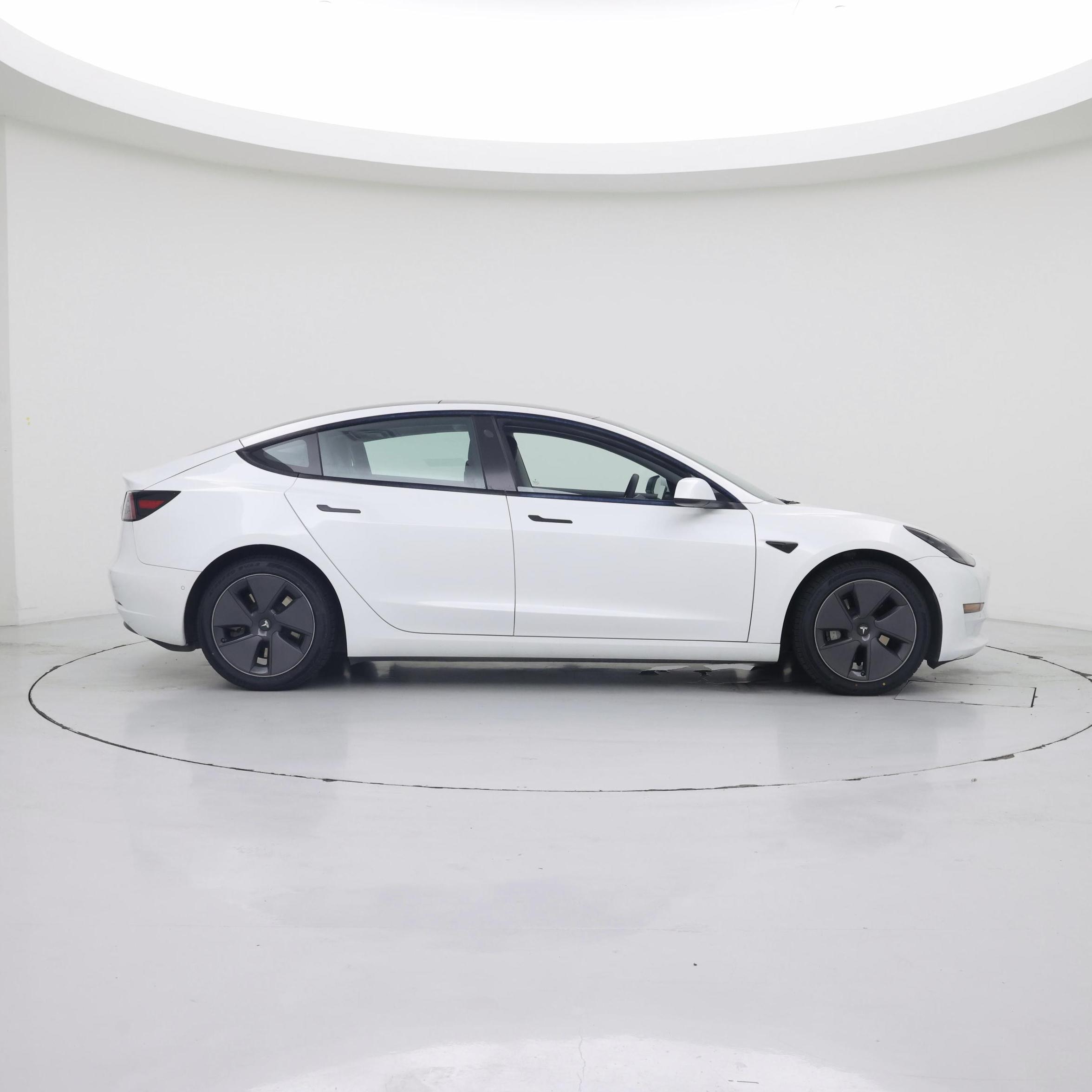 Thumbnail: 2022 Tesla Model 3 - 7