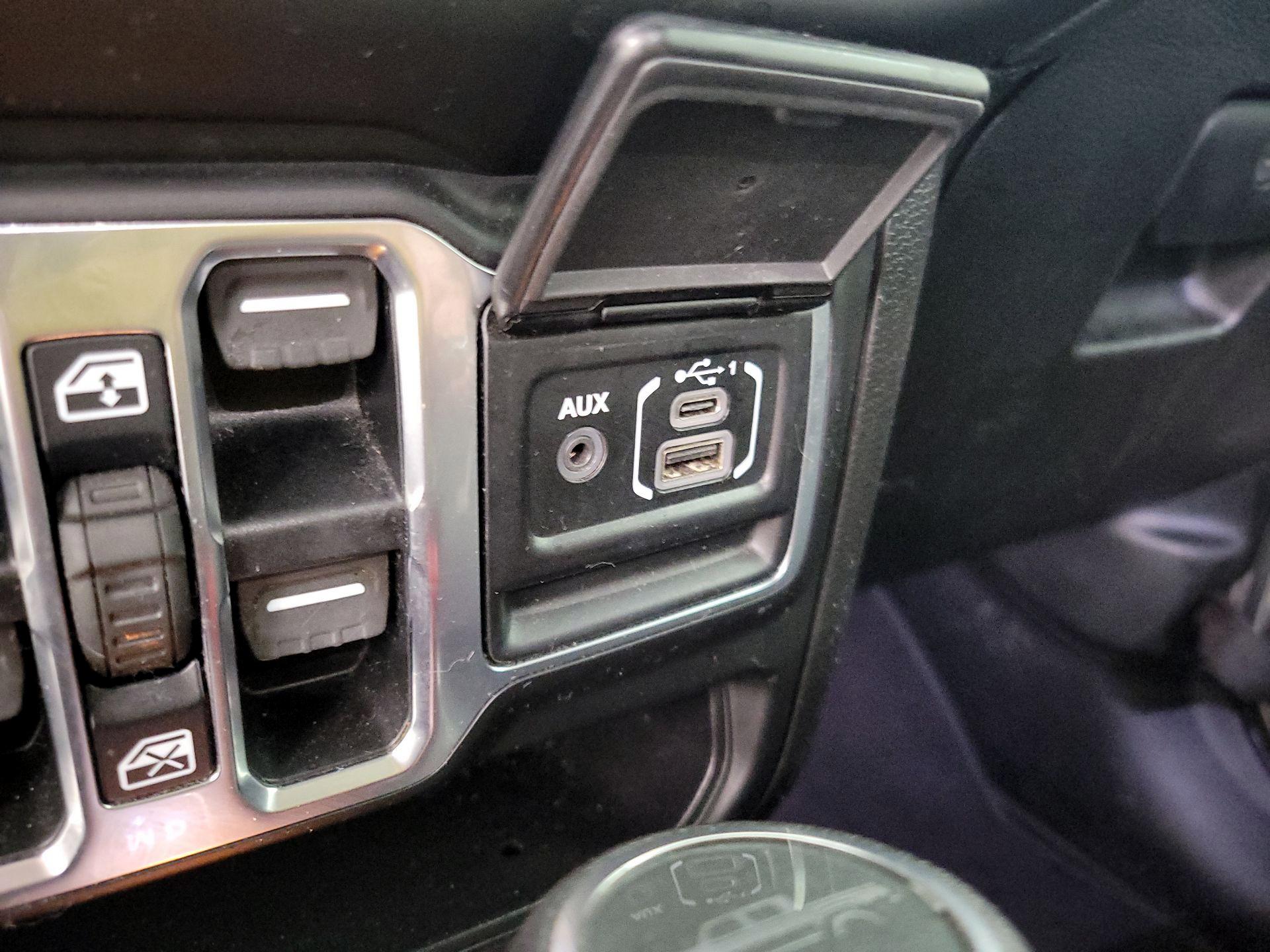 Thumbnail: 2020 Jeep Gladiator - 18