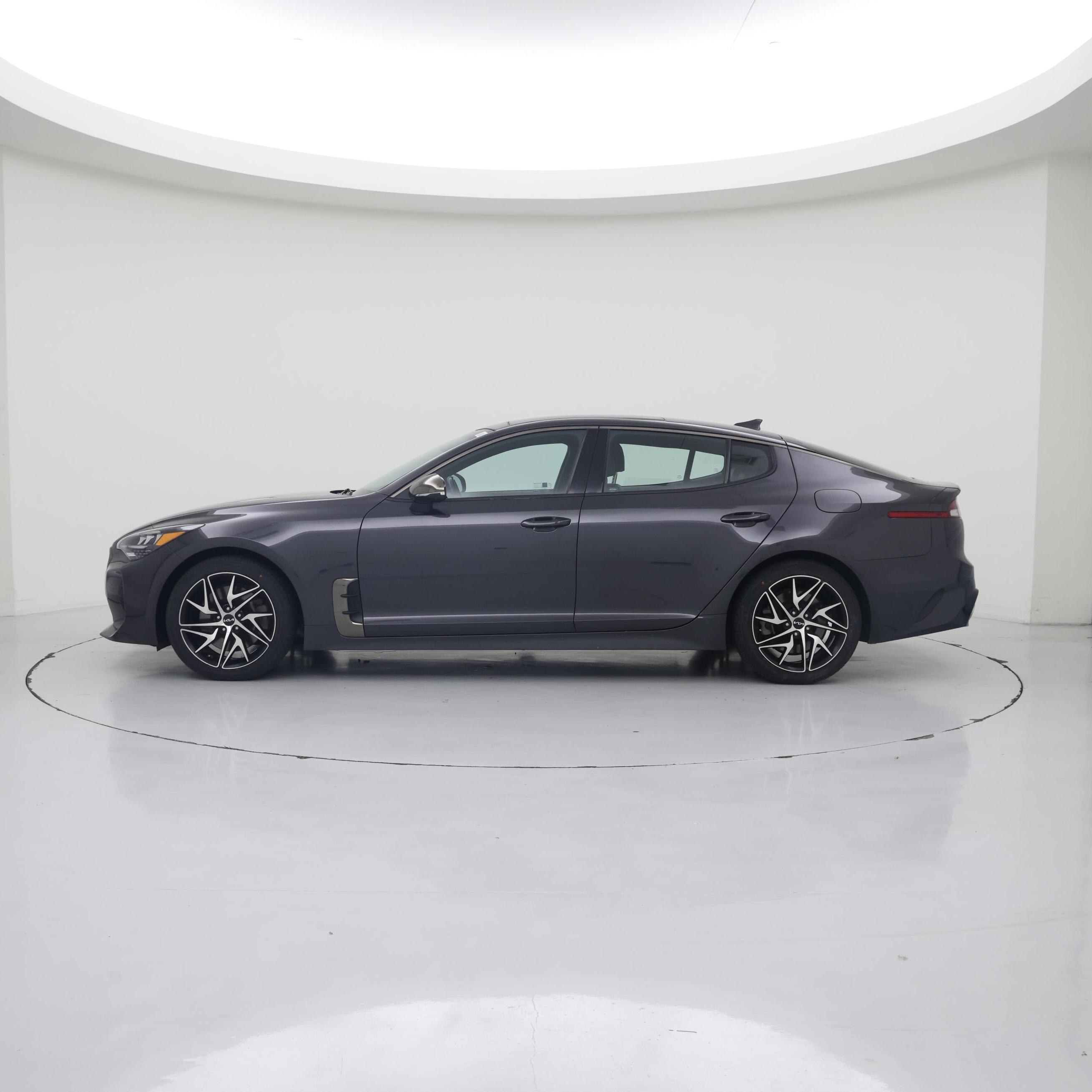 Thumbnail: 2023 Kia Stinger - 3