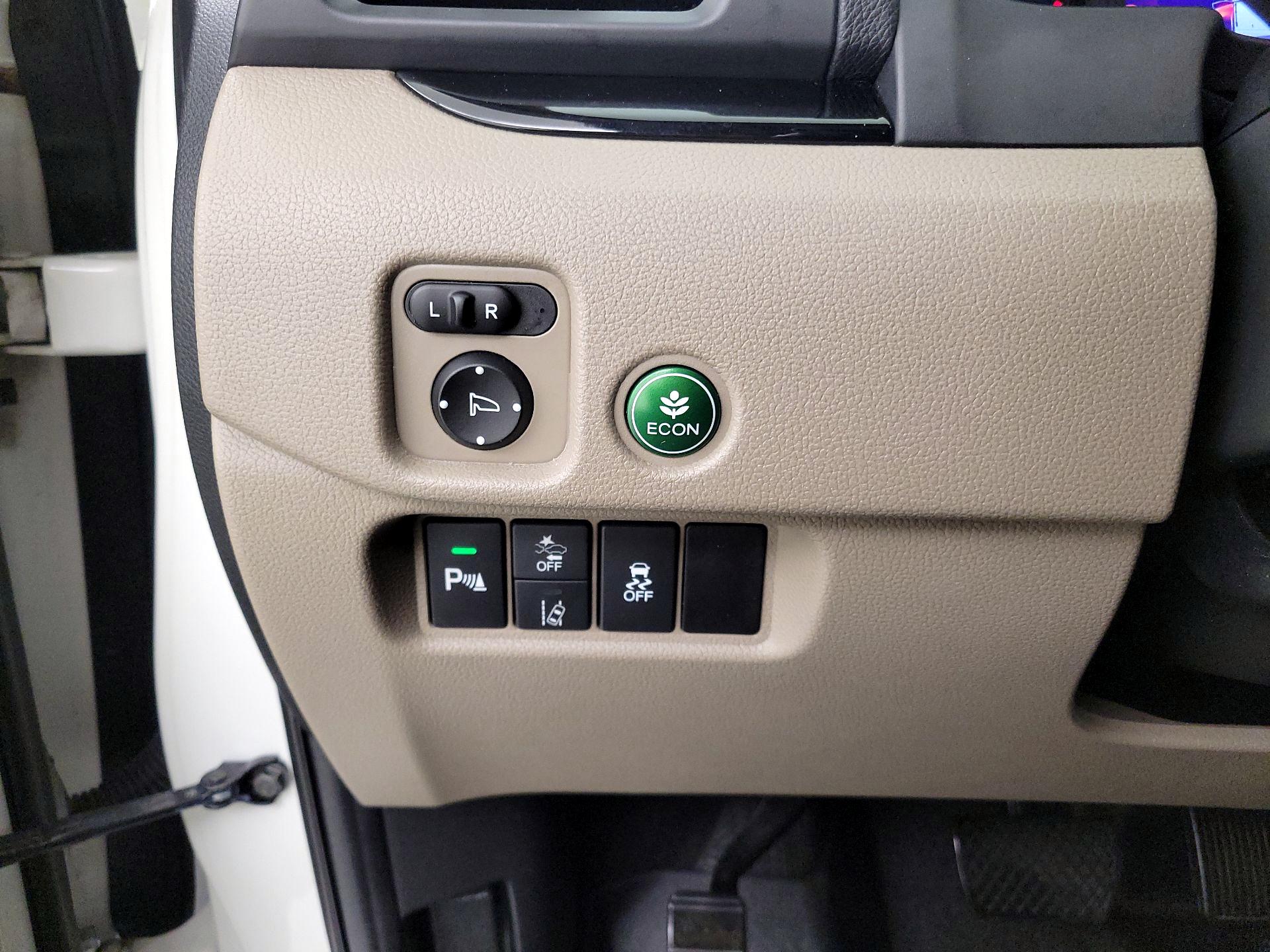 Thumbnail: 2019 Honda Pilot - 12