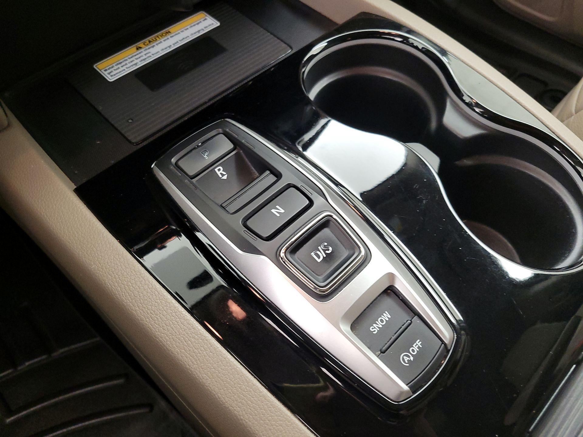 Thumbnail: 2019 Honda Pilot - 17