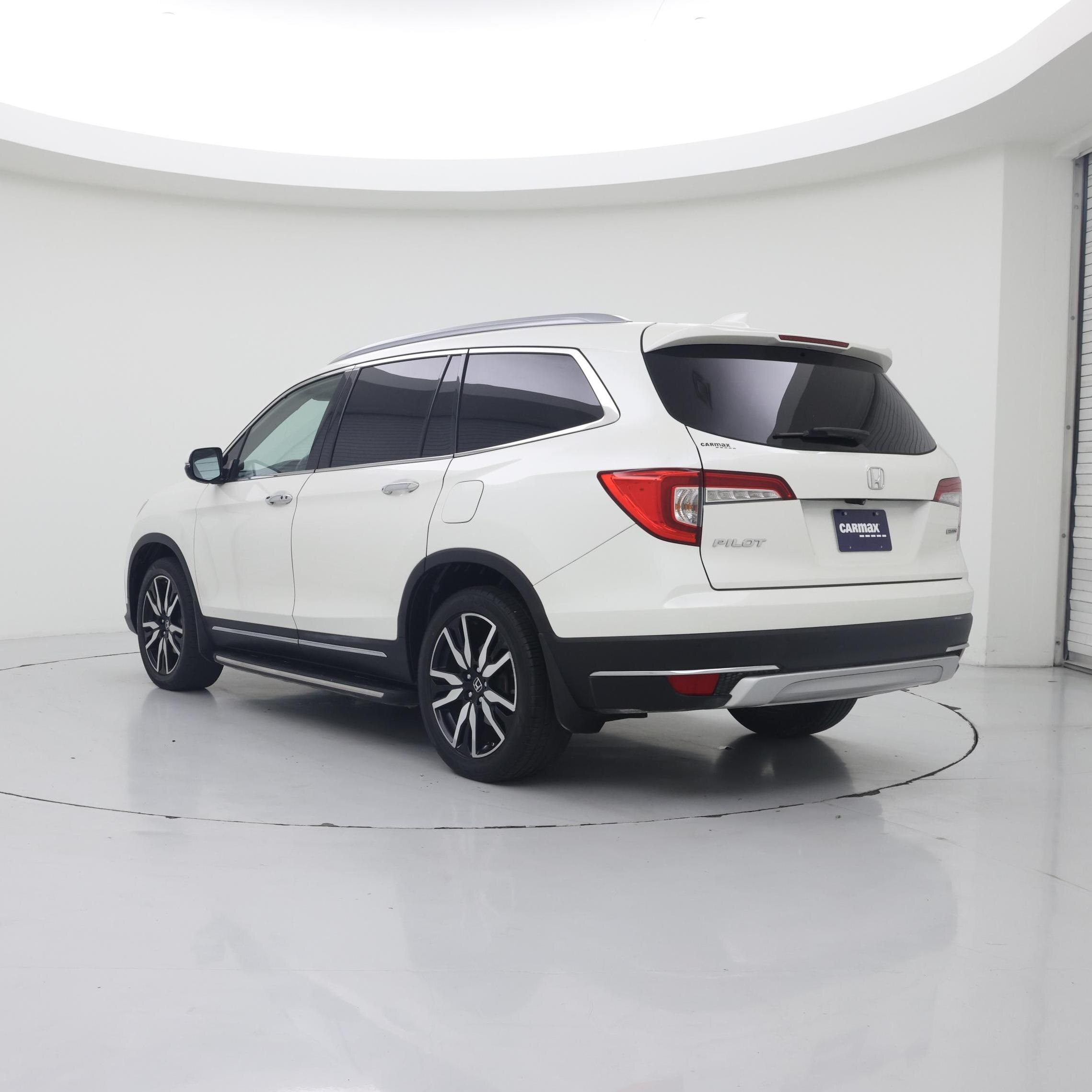 Thumbnail: 2019 Honda Pilot - 2