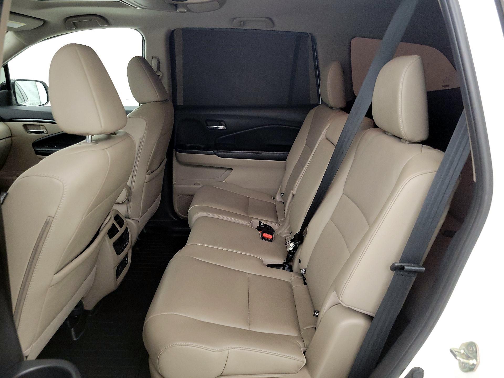 Thumbnail: 2019 Honda Pilot - 20