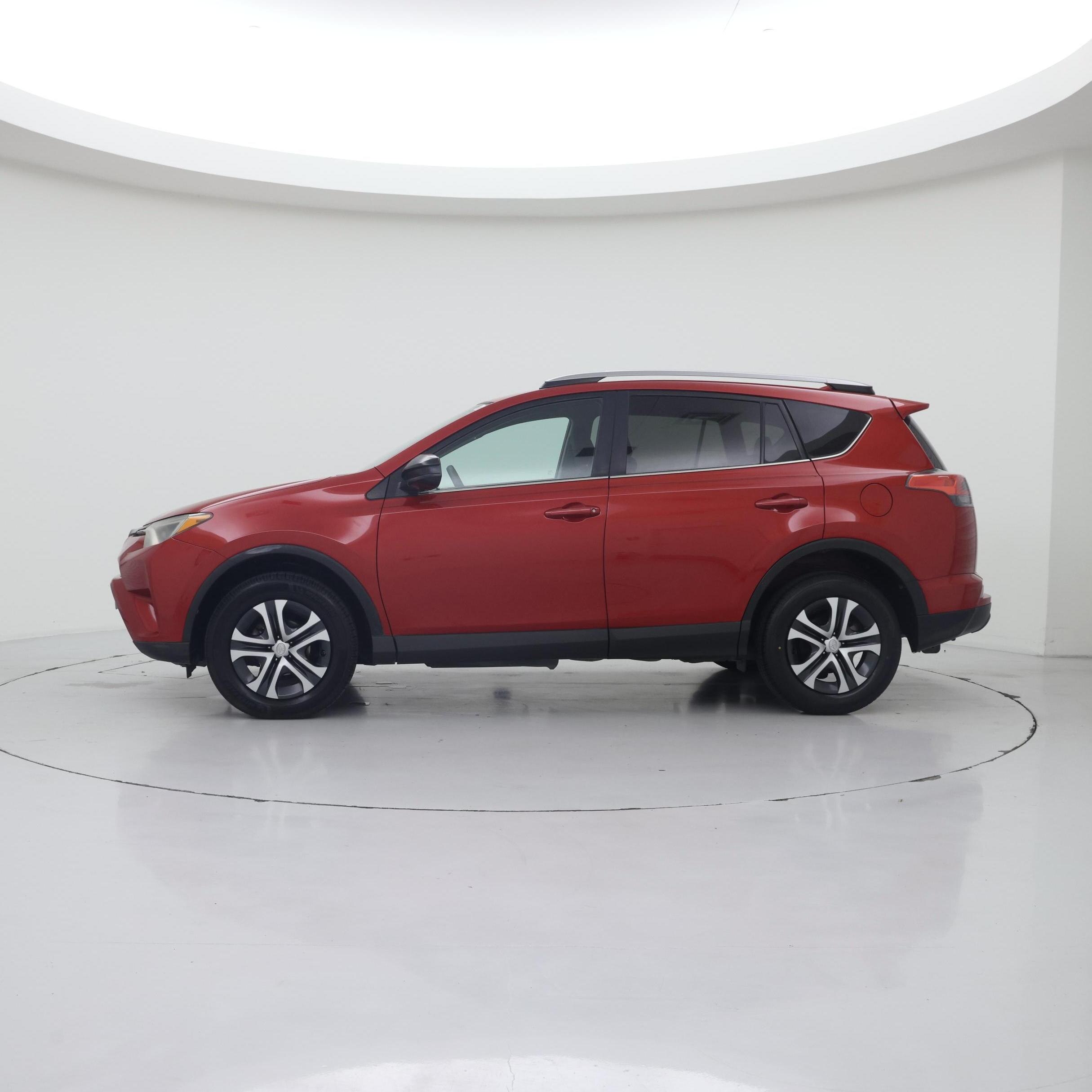 Thumbnail: 2017 Toyota RAV4 - 3