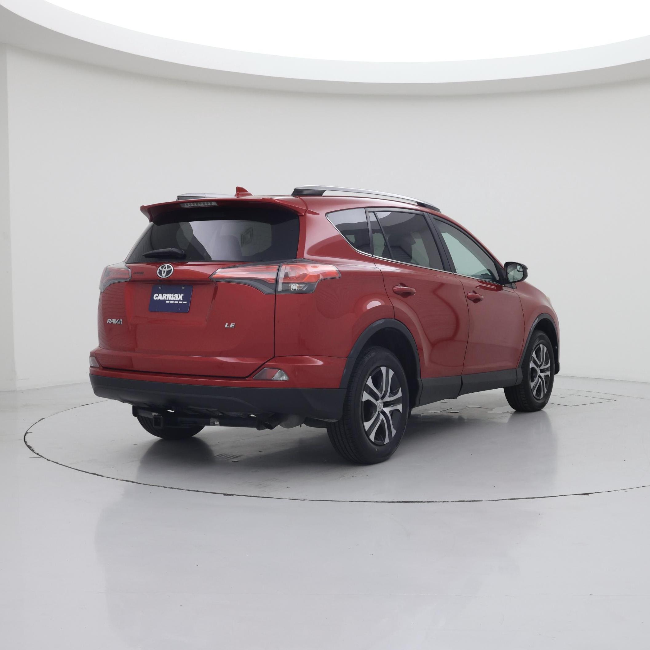 Thumbnail: 2017 Toyota RAV4 - 8