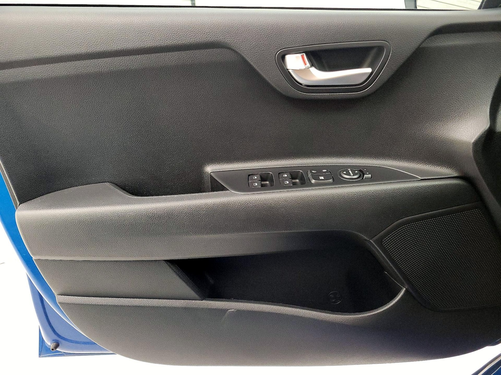 2023 Kia Rio S - Photo 13
